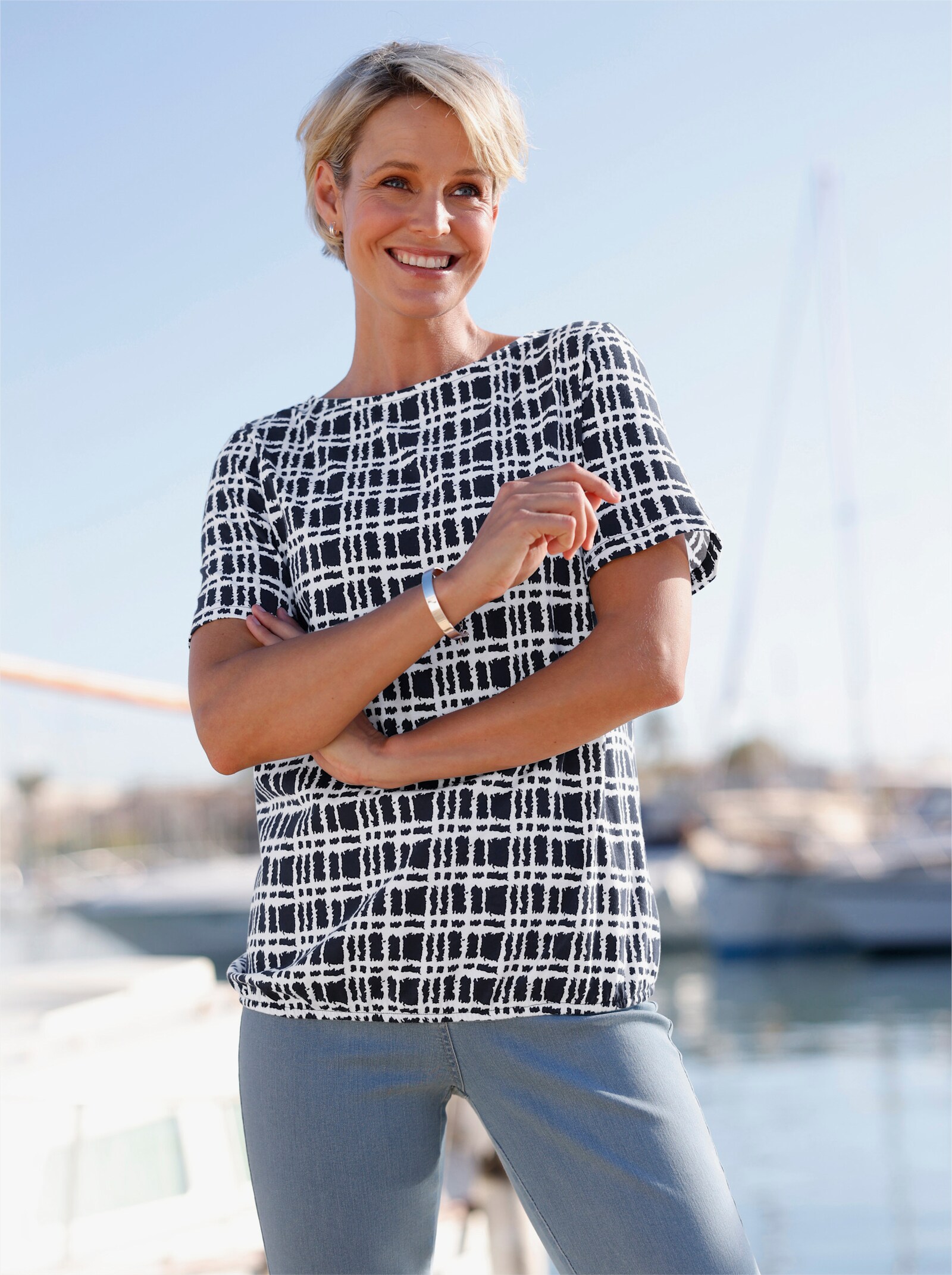 Topp med rundad båtringning - marin-vit, tryckt