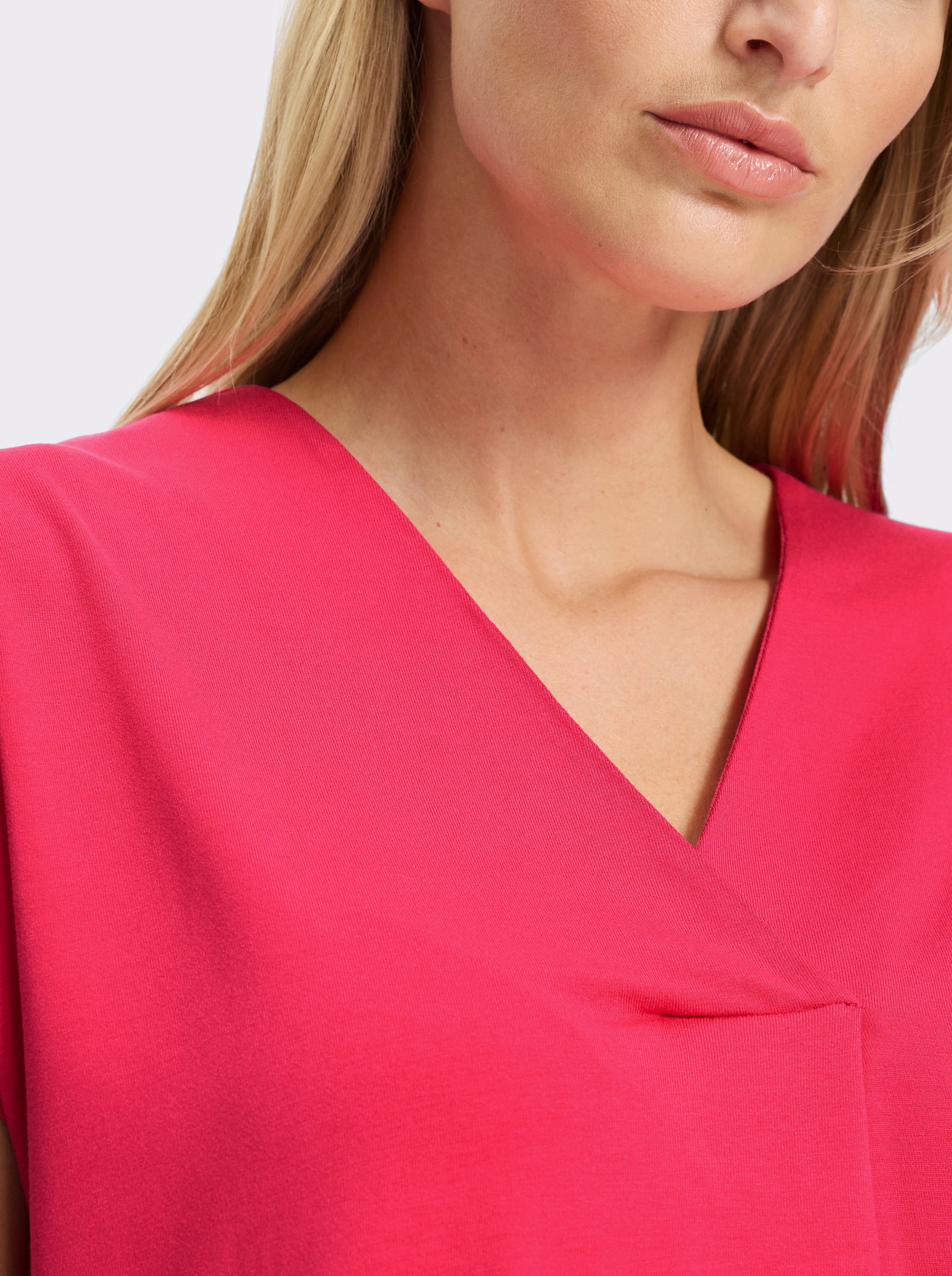 heine Kurzarmshirt mit V-Ausschnitt - pink