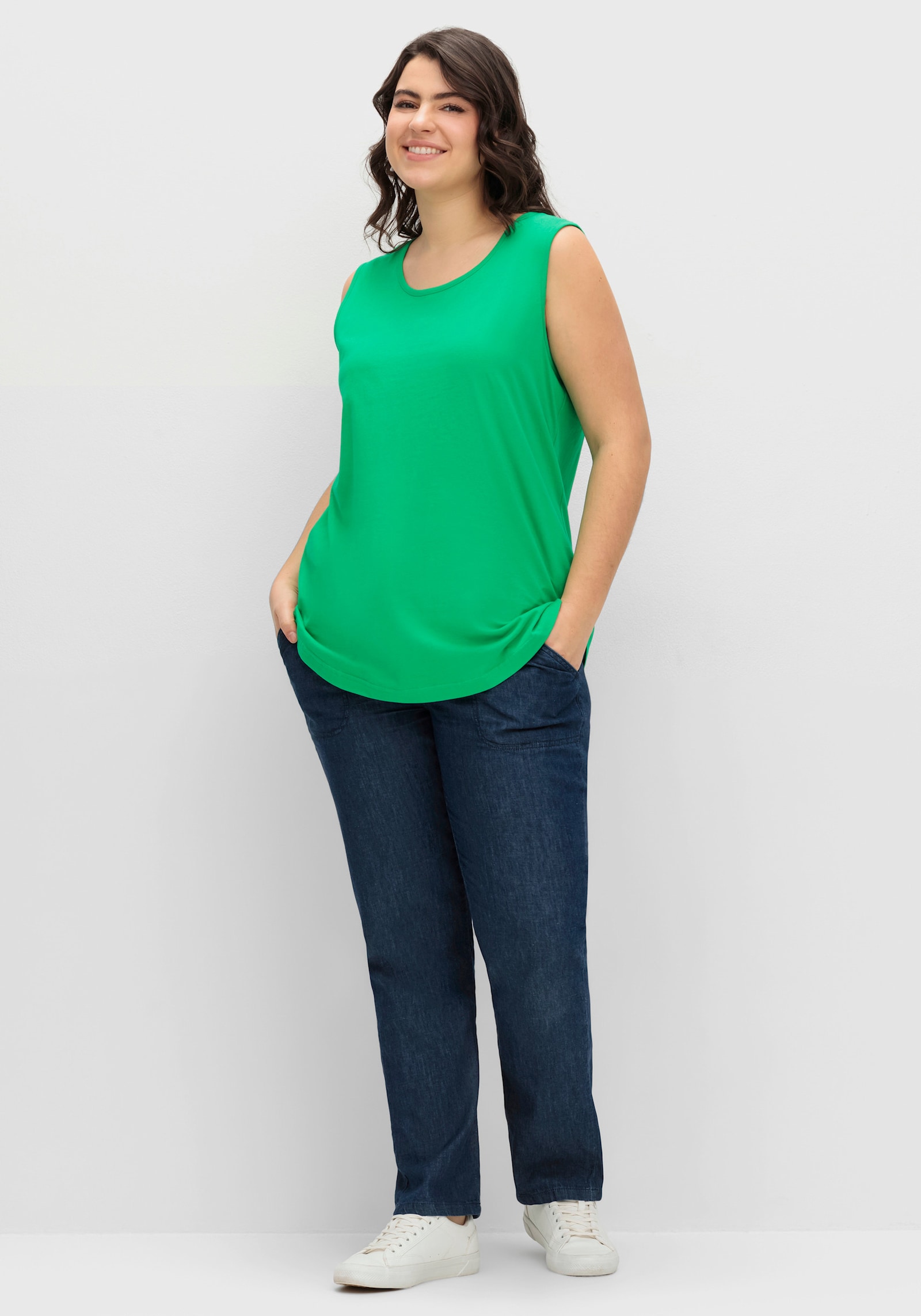 Longtop mit abgerundetem Saum - grasgrün + marine