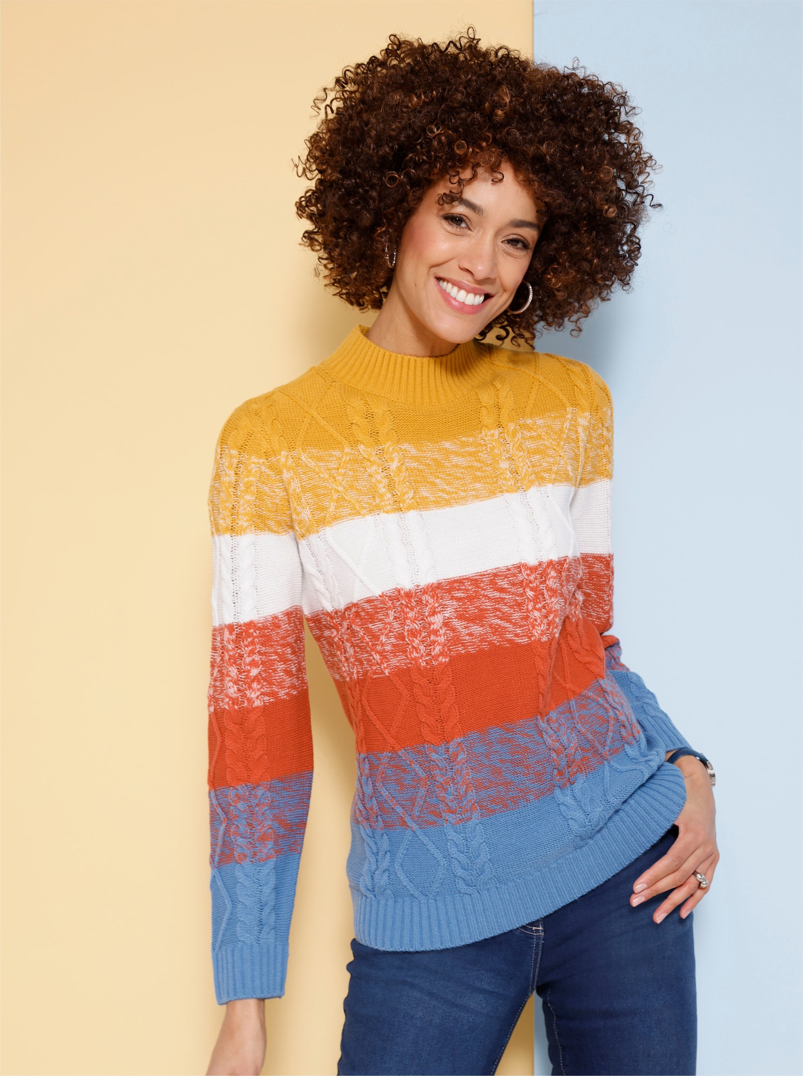 Stehkragenpullover mit Zopfmuster - mittelblau-terra-gemustert