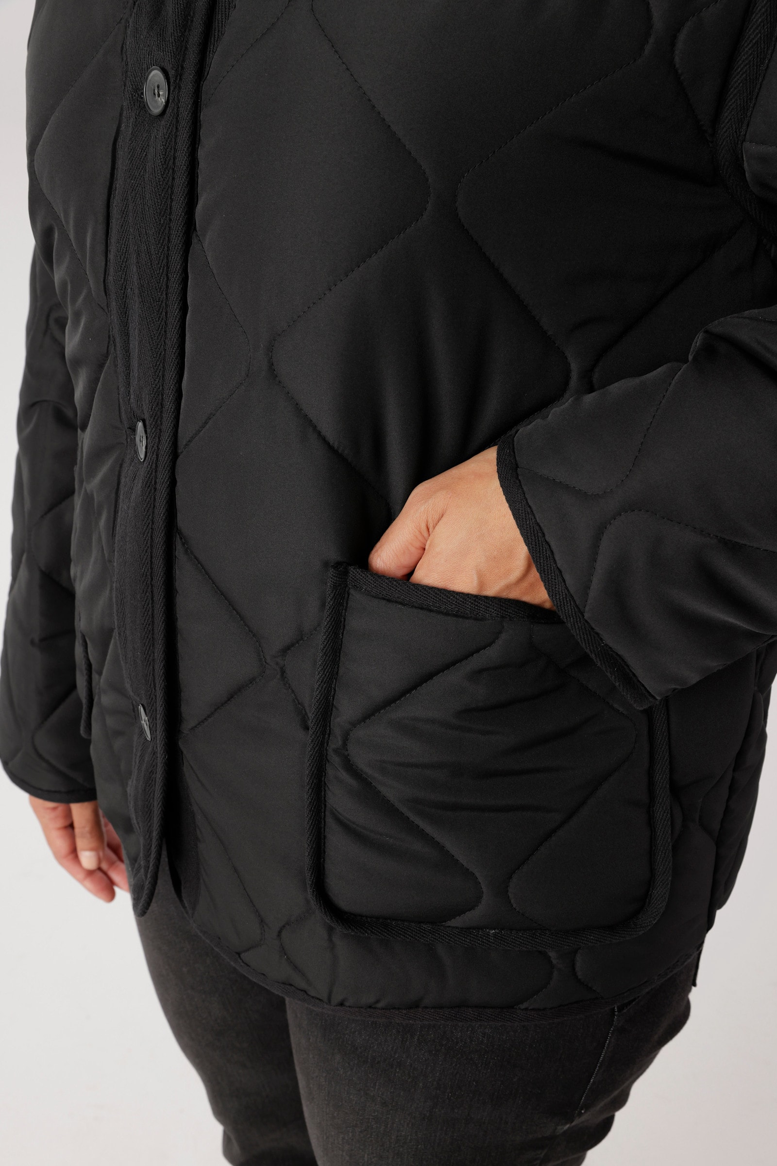 Aniston PLUS Steppjacke - schwarz