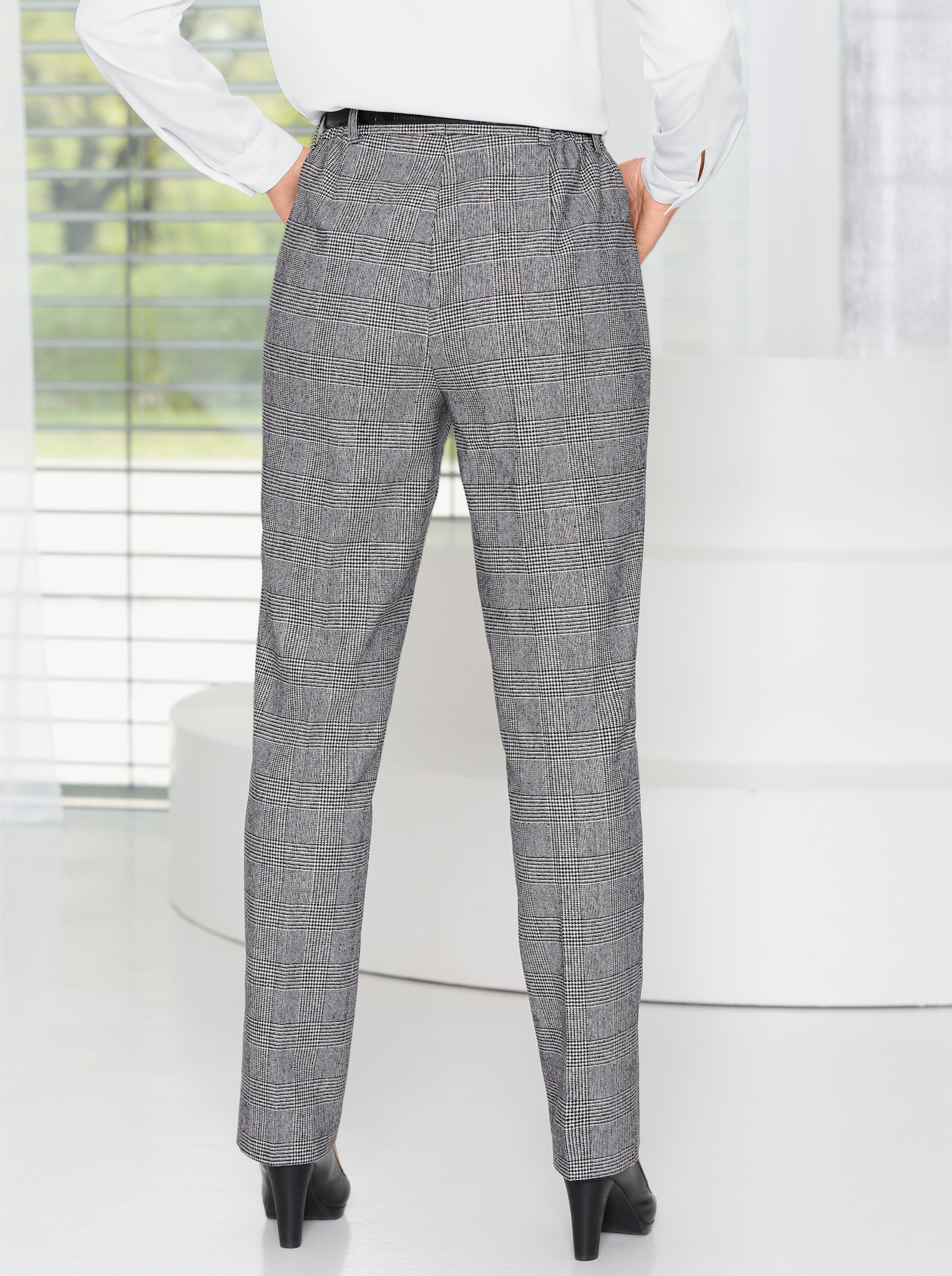 Come on Bügelfaltenhose mit Taillenabnähern - schwarz-weiss Glencheck