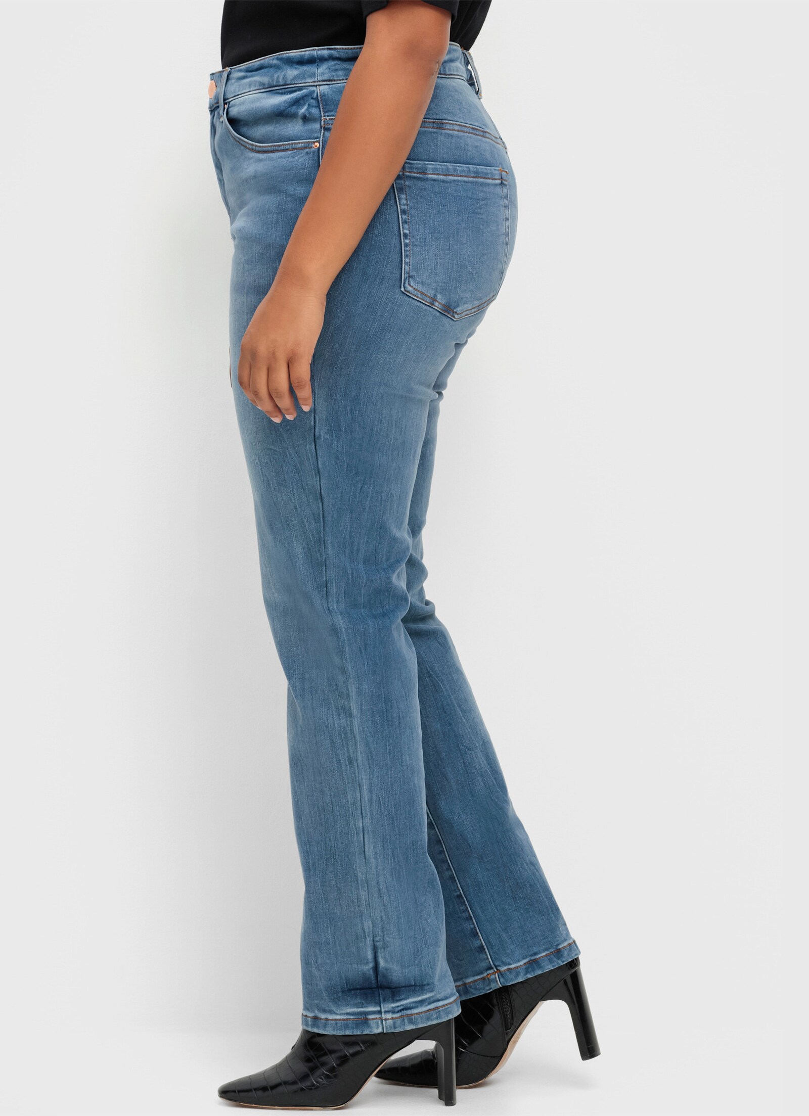 sheego Gerade Jeans mit Bodyforming-Effekt - blue denim