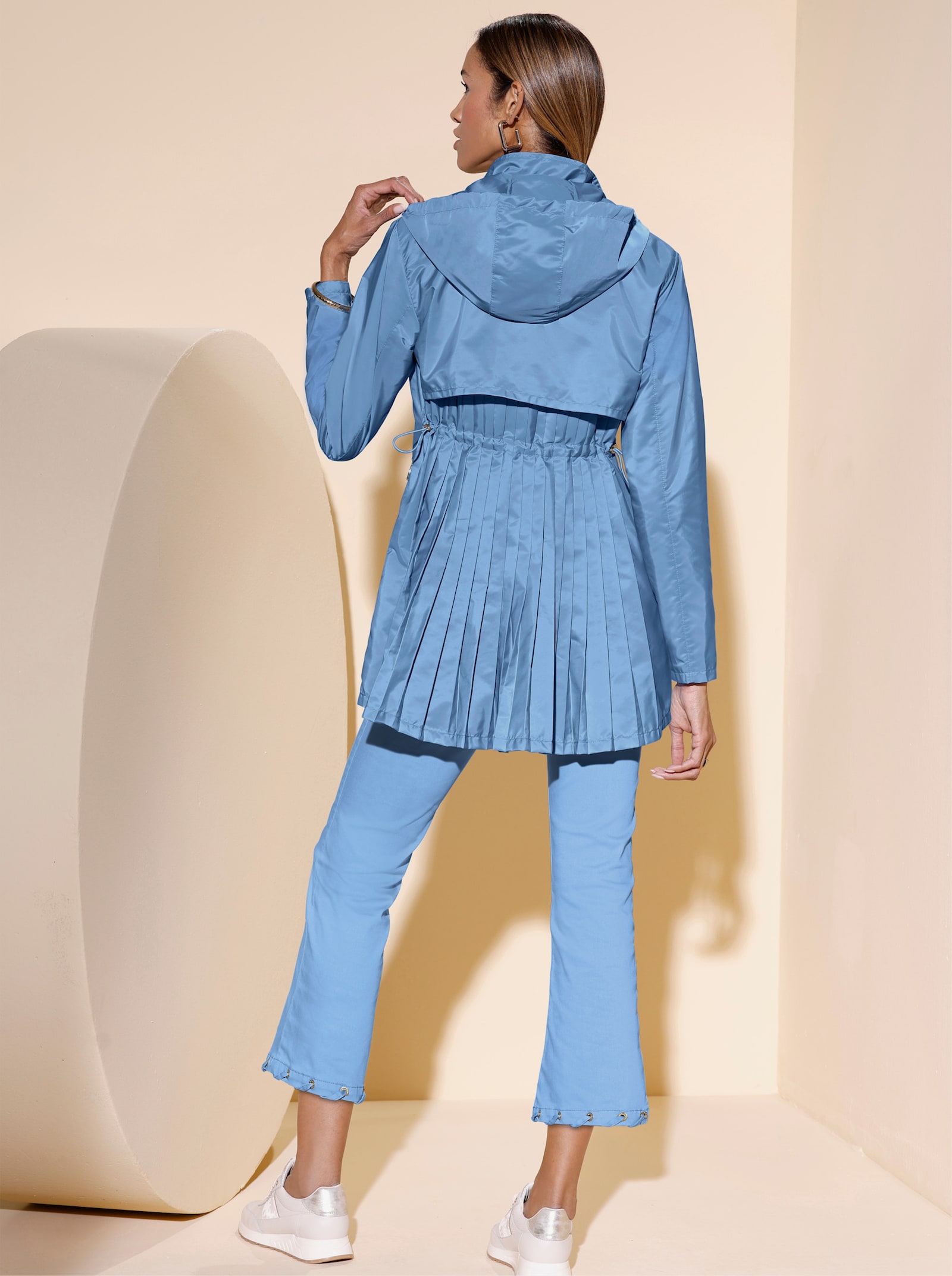 Tussenjack met tunnelkoord op taillehoogte achter - hemelsblauw