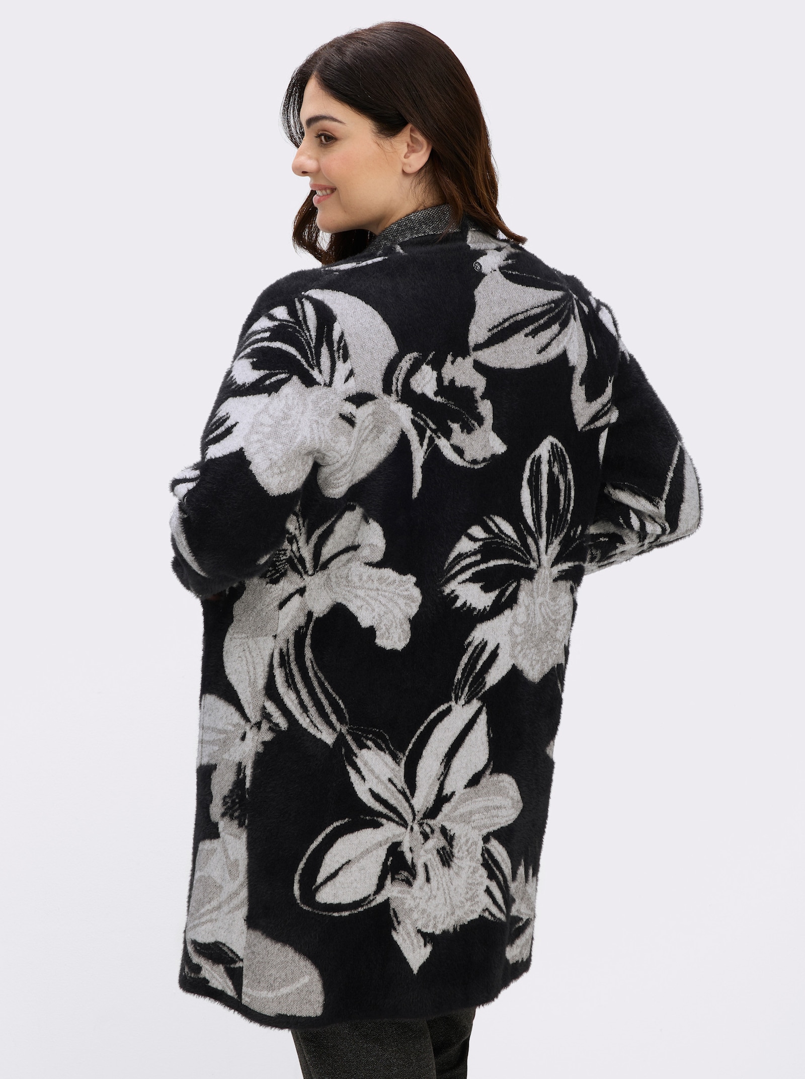 sheego Longstrickjacke mit Jaquardmuster - schwarz-elfenbein-gemustert