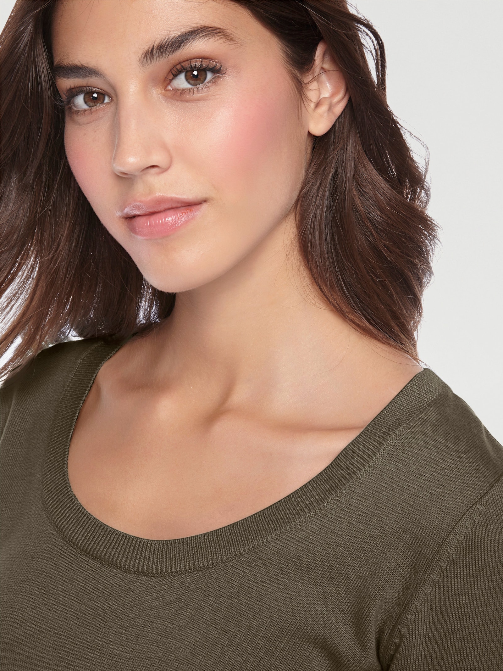 heine Rundhalspullover aus Feinstrick - oliv