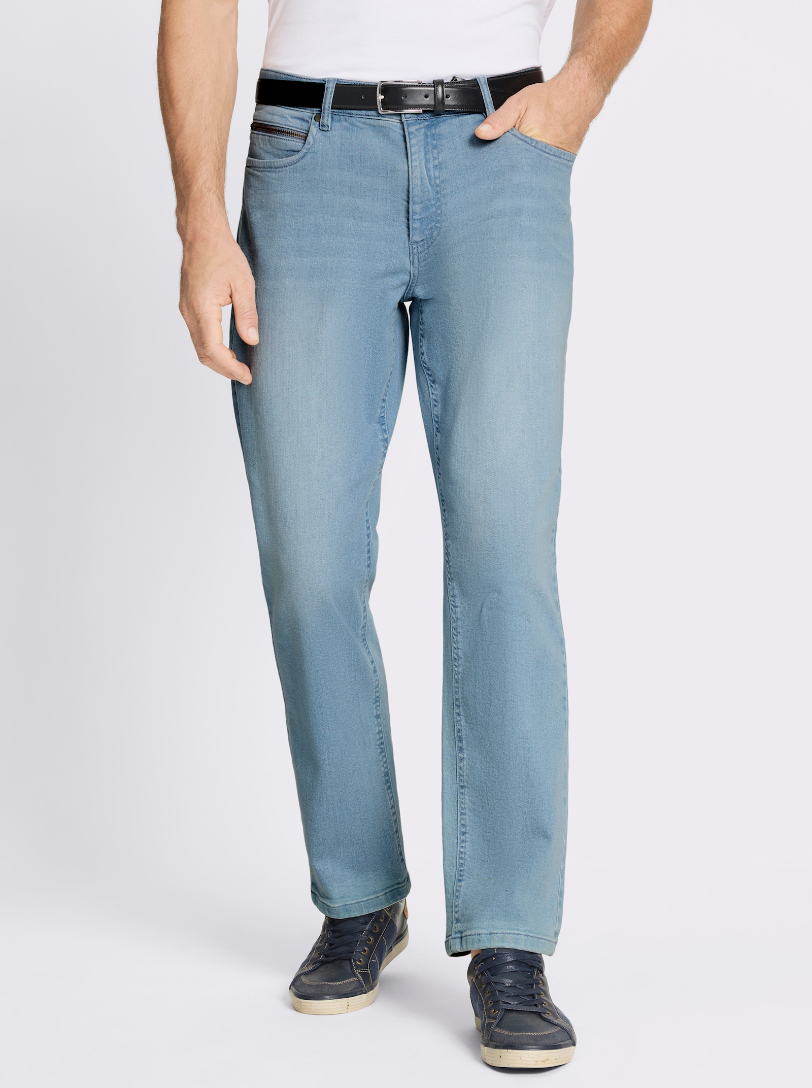 Jeans mit effektvoller Waschung - blue-bleached