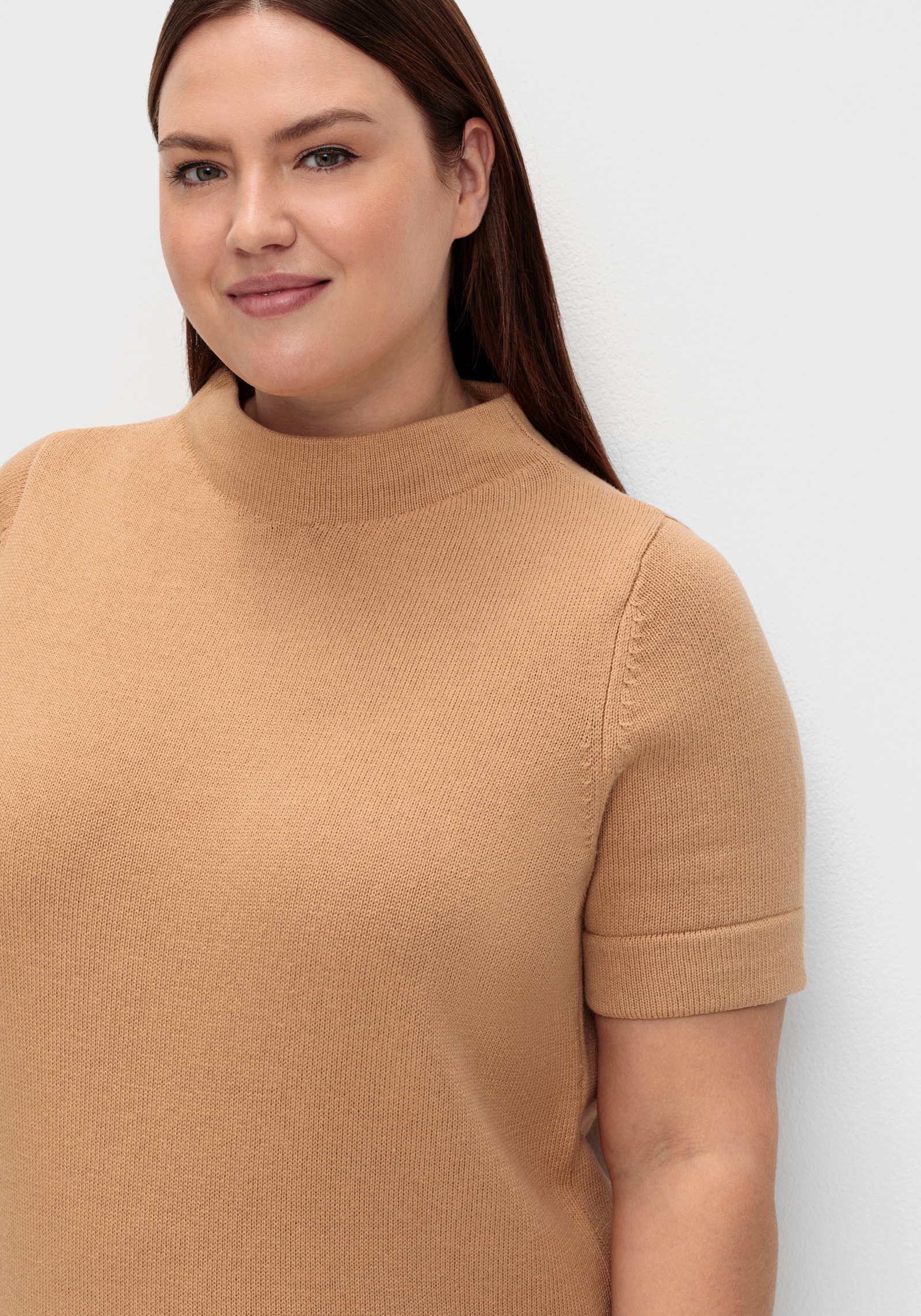 Stehkragenpullover mit Halbarm - camel