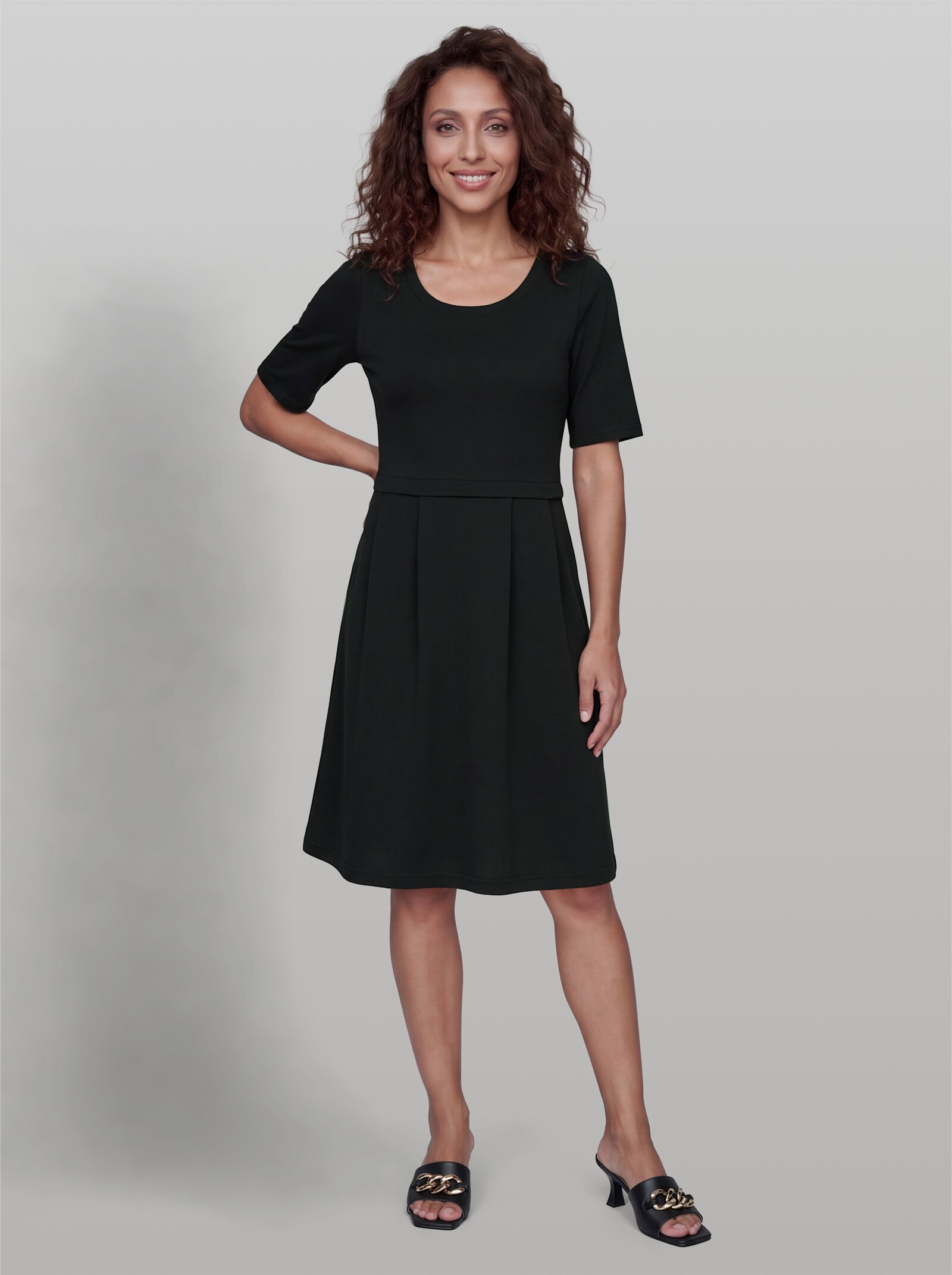 heine Sweatkleid mit Teilungsnaht - schwarz
