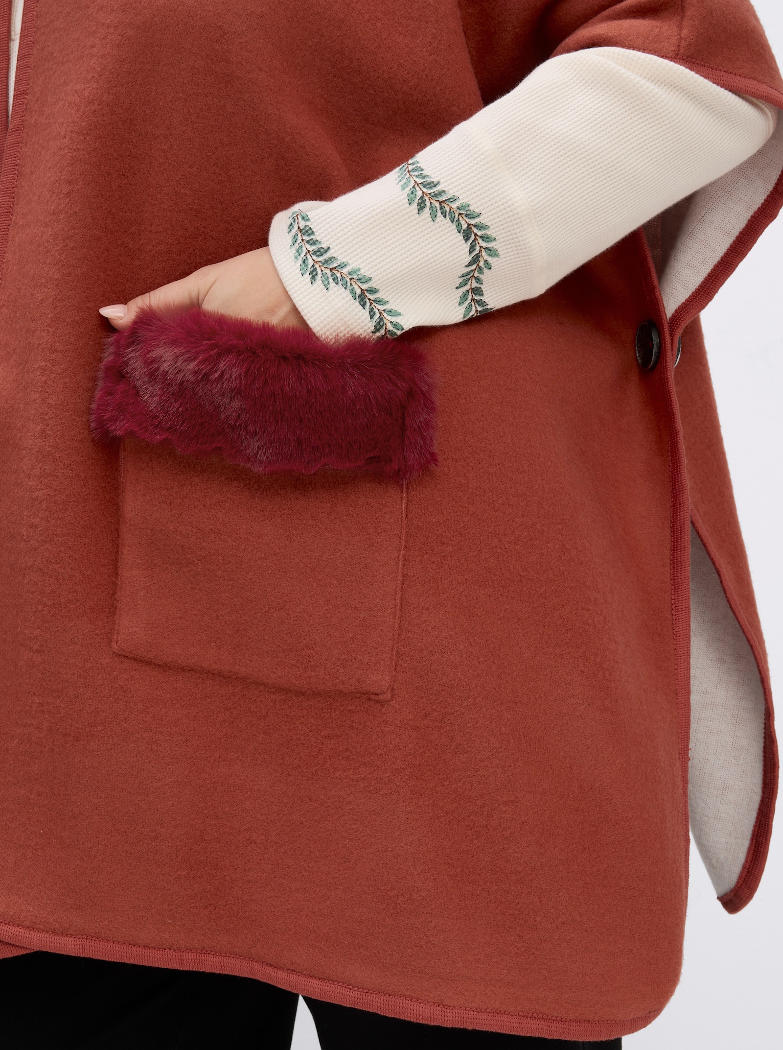 sheego by Joe Browns Strickcape mit Besatz aus Fellimitat - rostrot