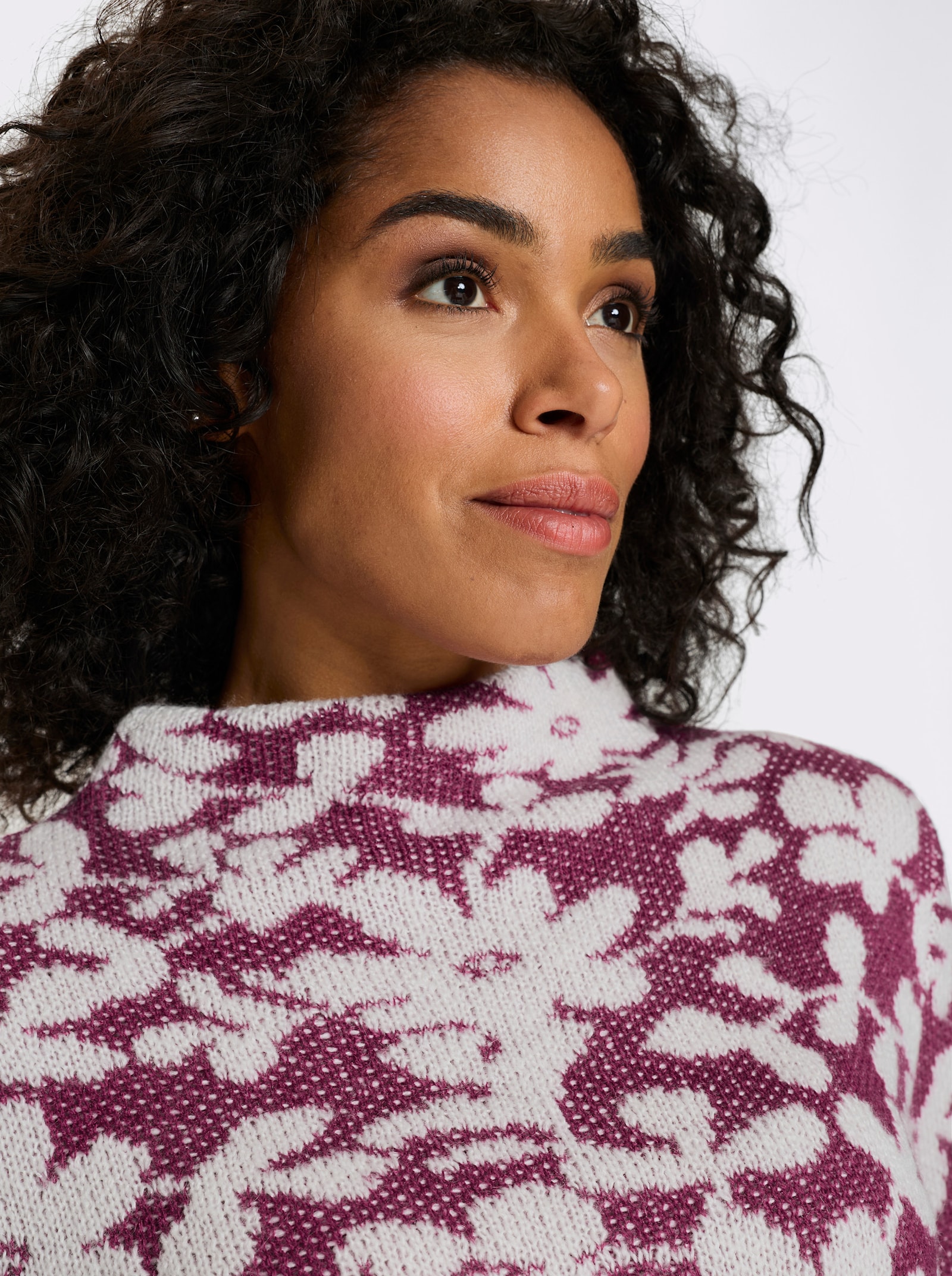 Stehkragenpullover mit Effektgarn - malve-ecru-gemustert