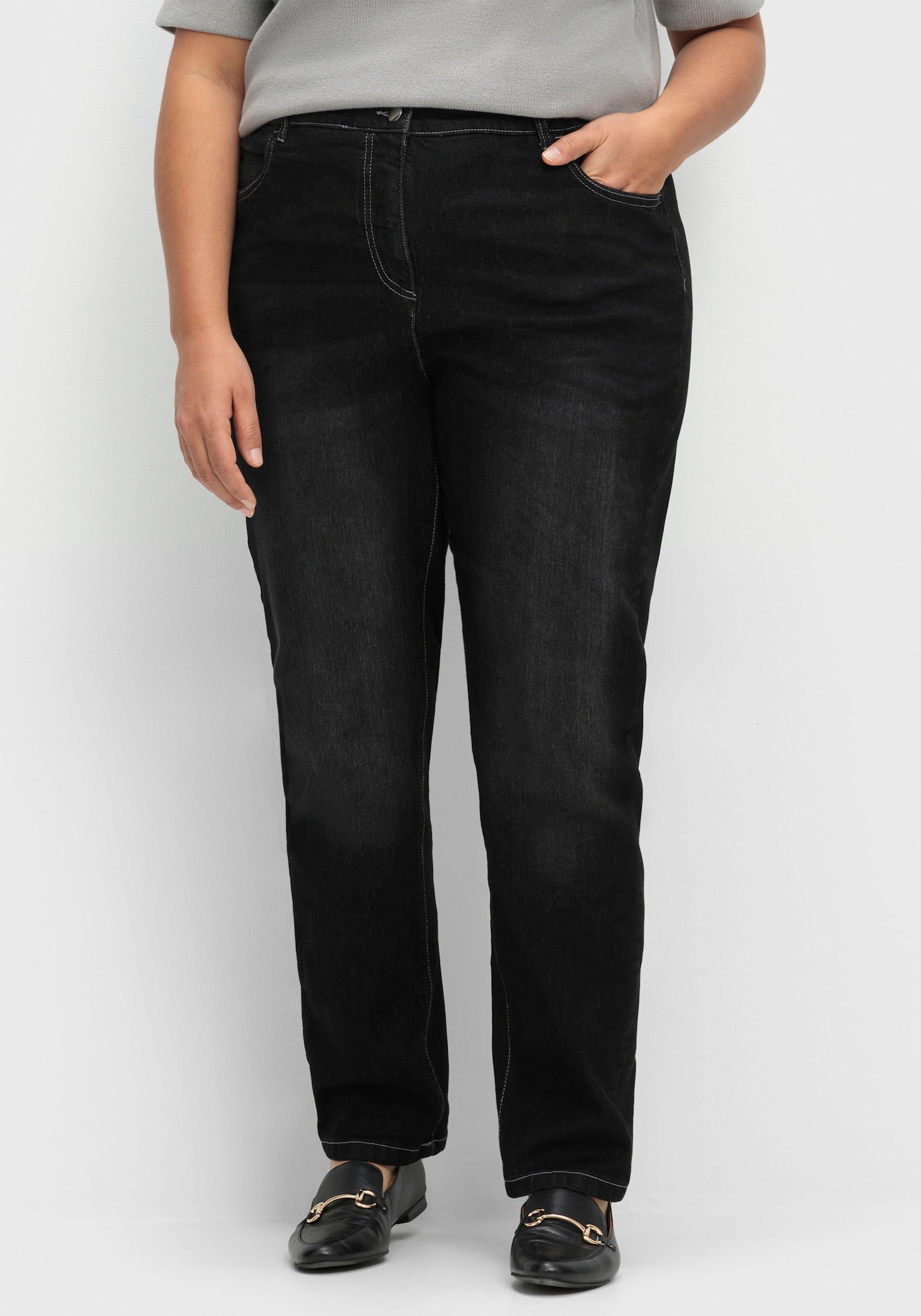 High-waist-Jeans mit innenliegendem Dehnbund - black denim