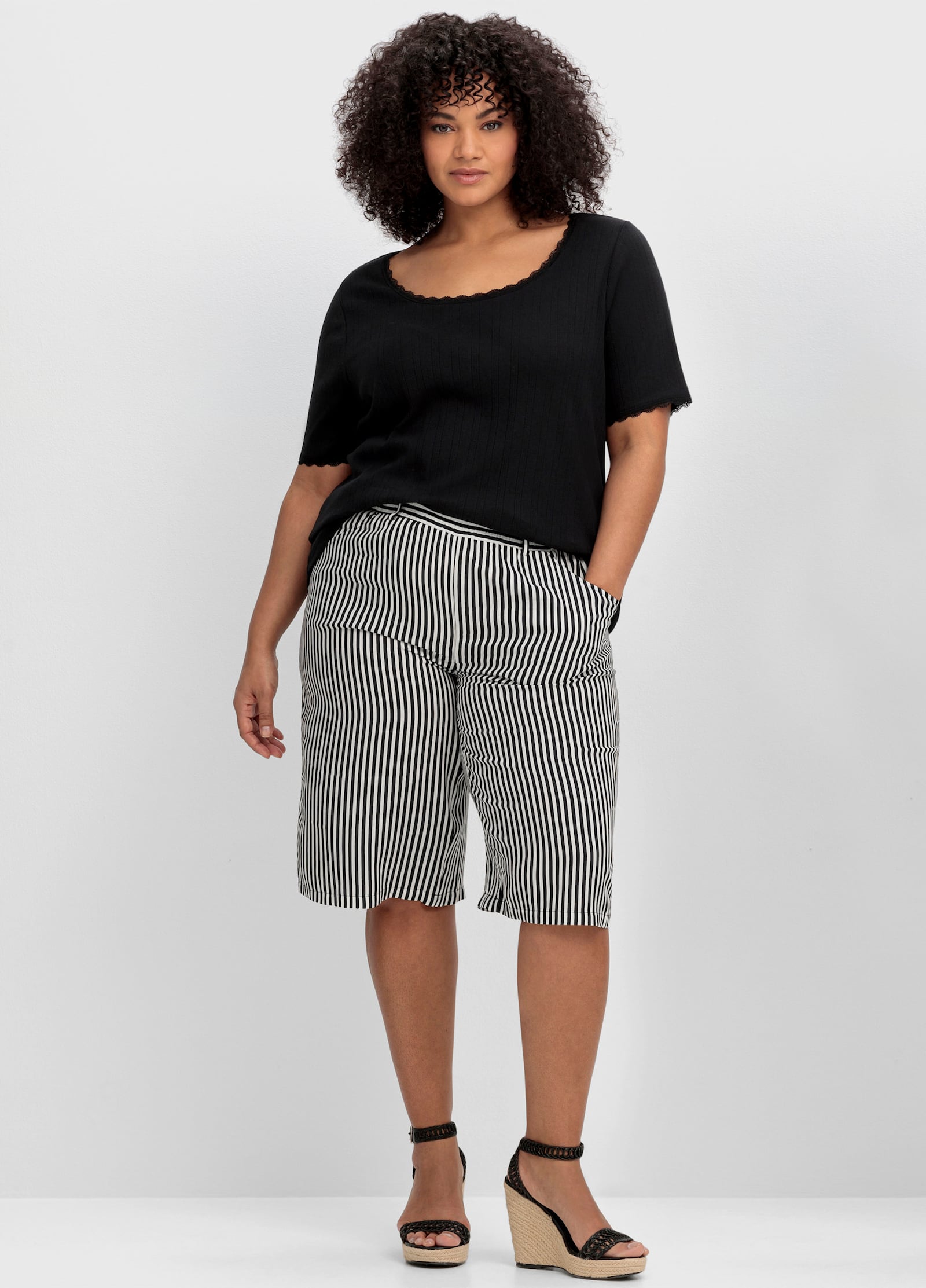 sheego Rippshirt mit Spitzenkanten - schwarz