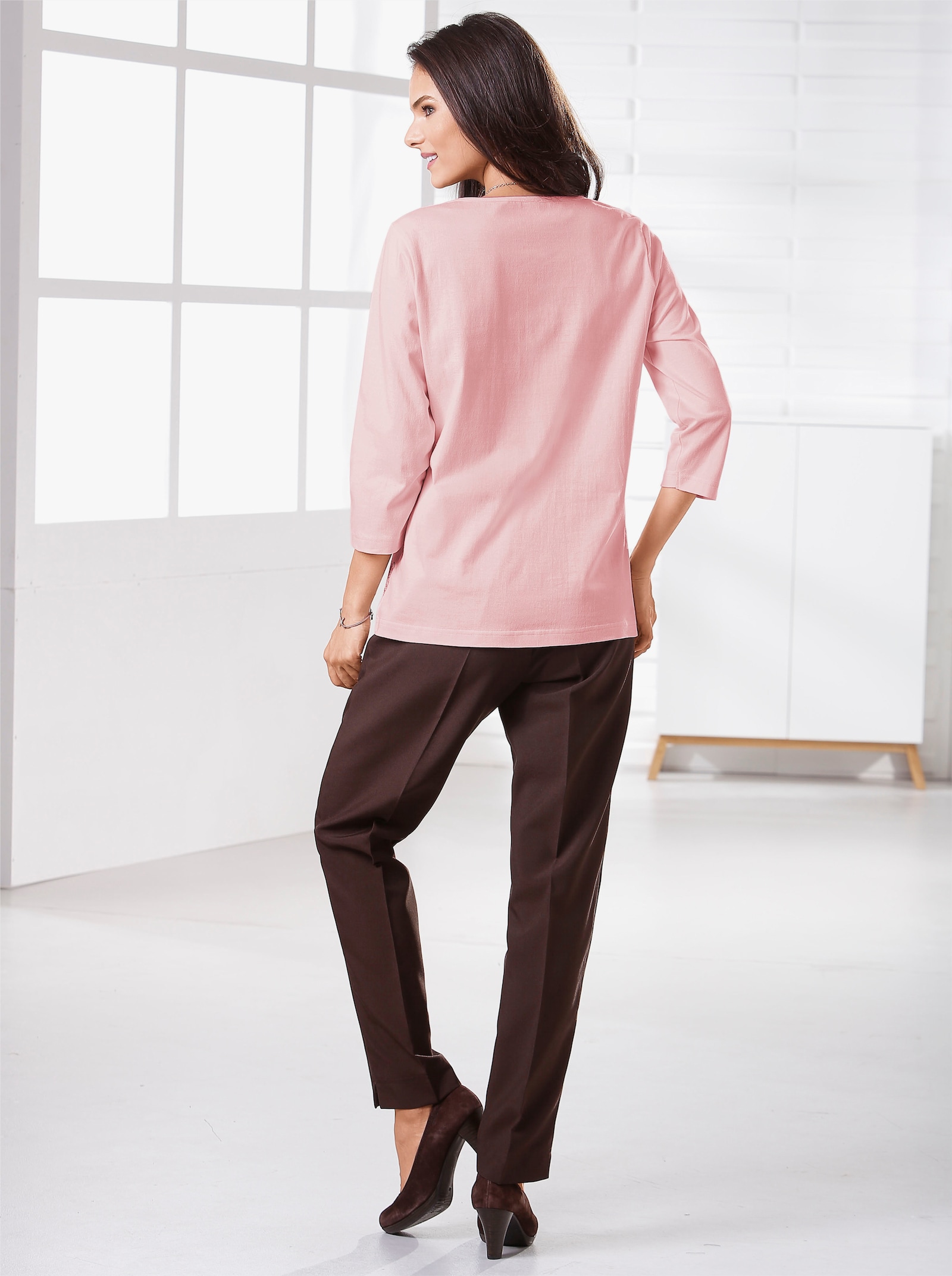 Bekväm byxa med pressveck - brun