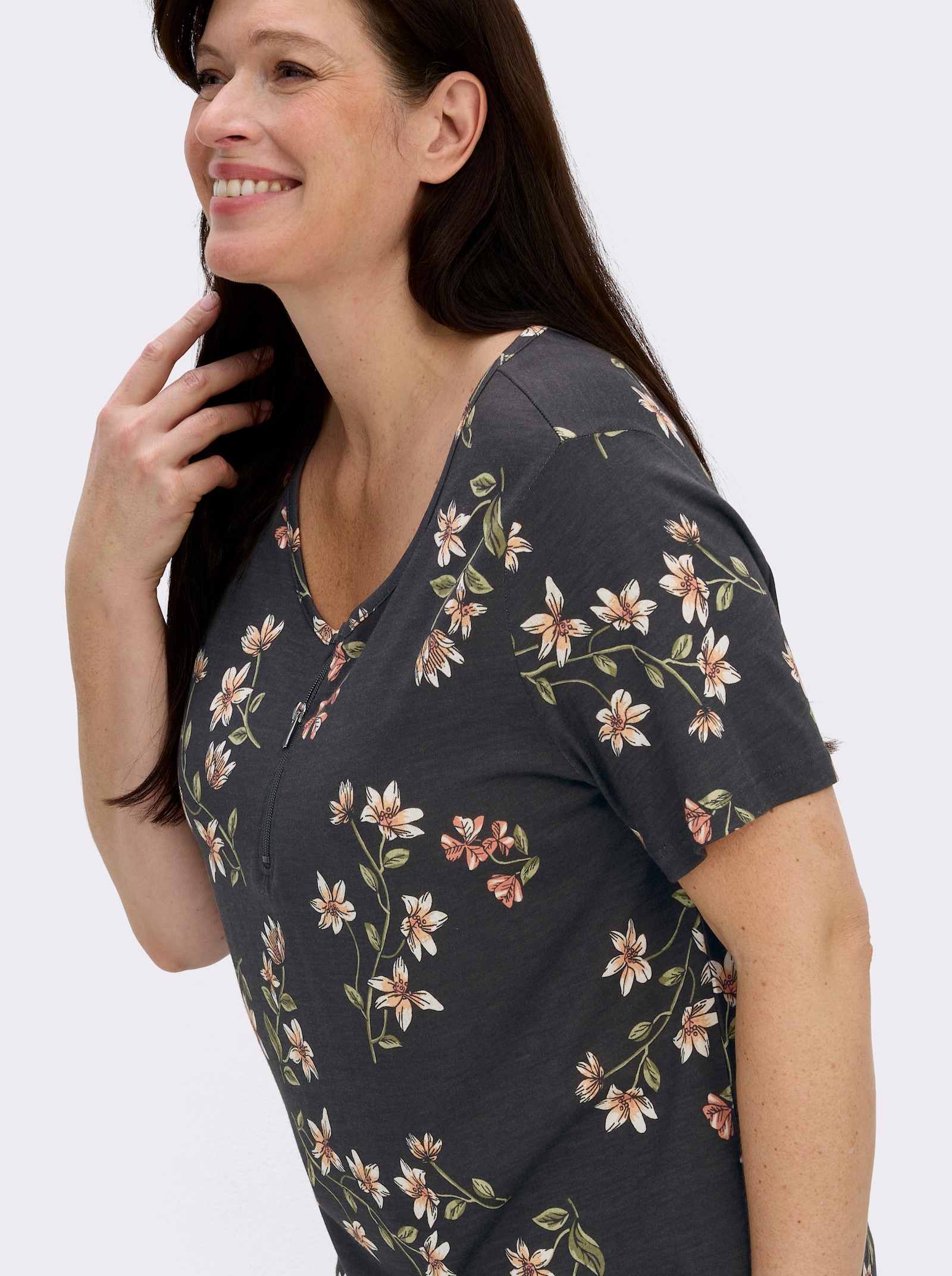 Kurzarmshirt mit Reißverschluss am Ausschnitt - schwarz-ecru-bedruckt