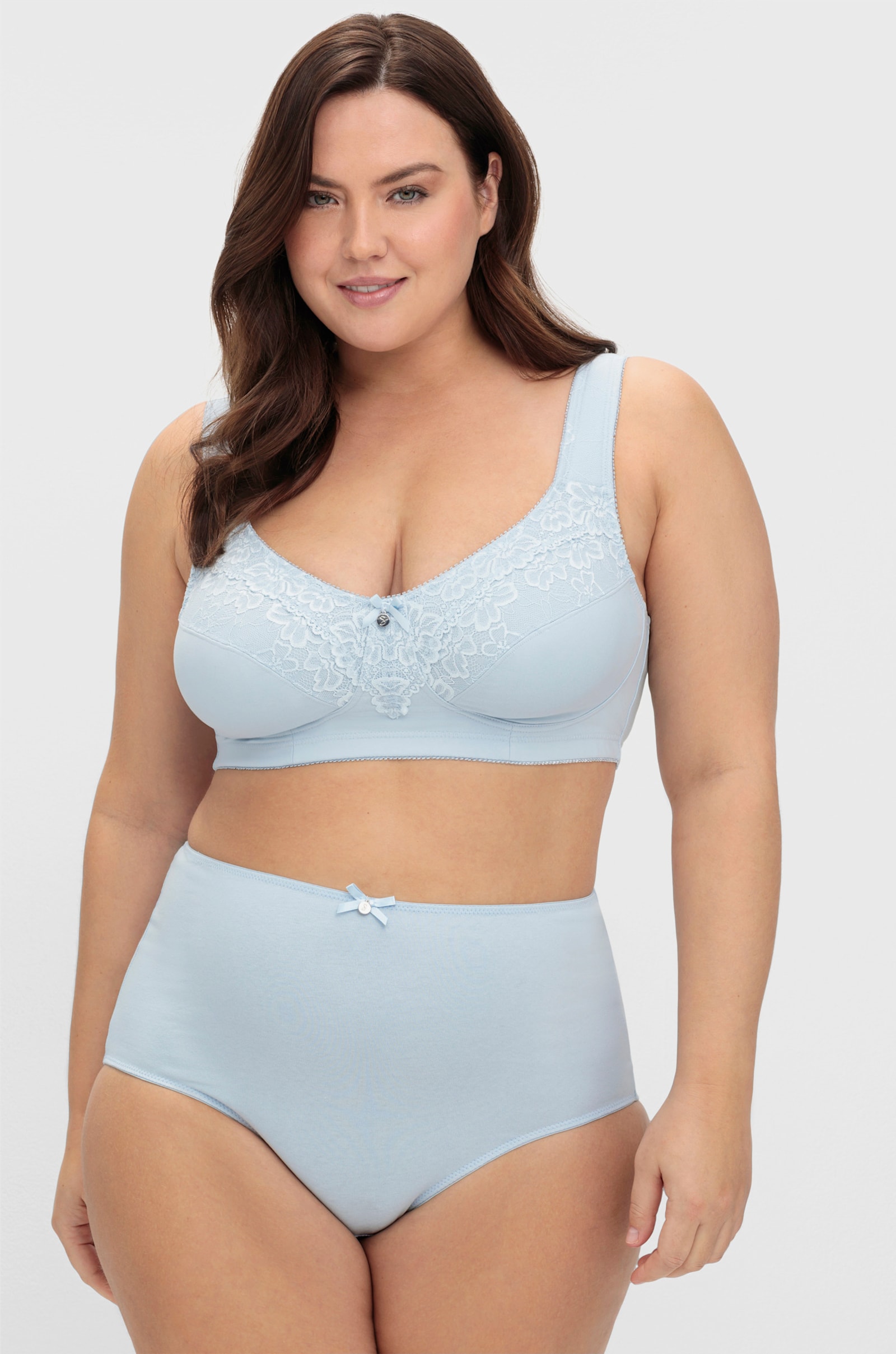 sheego Steunbeha met kantgarnering - lichtblauw