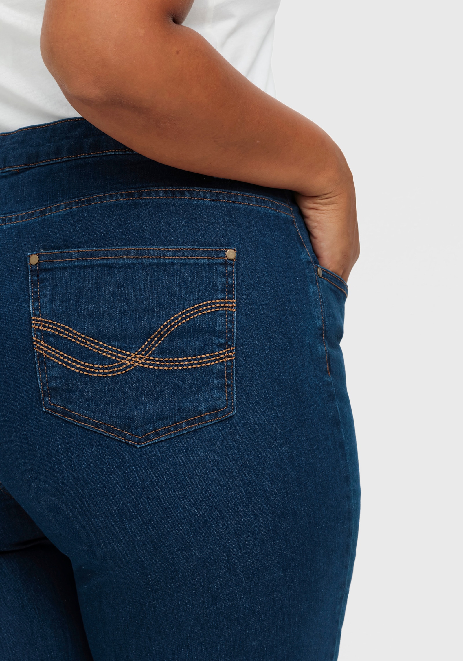 5-Pocket-Jeans mit bestickten Gesäßtaschen - blue-stone-washed