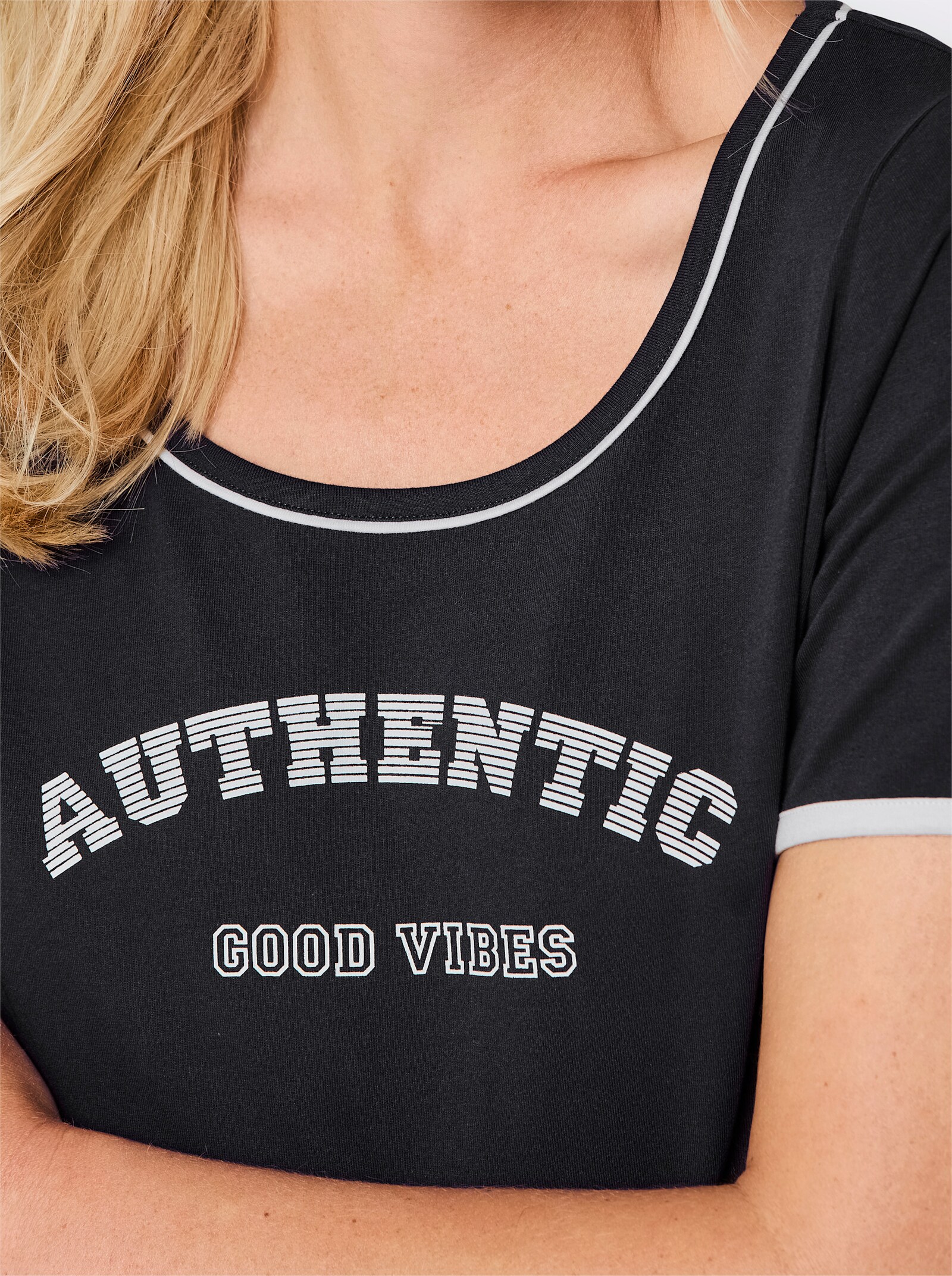feel good Kurzarmshirt mit Schriftzug - schwarz-weiß