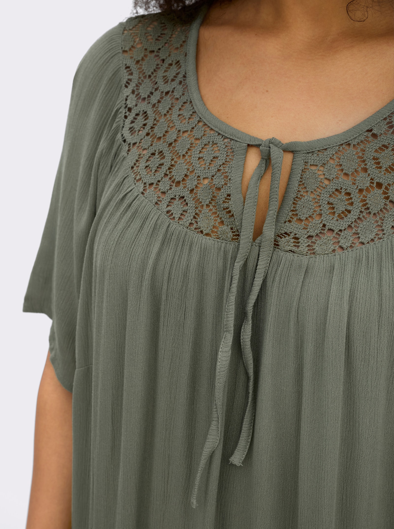 Tunika mit Spitzen-Einsatz - khaki