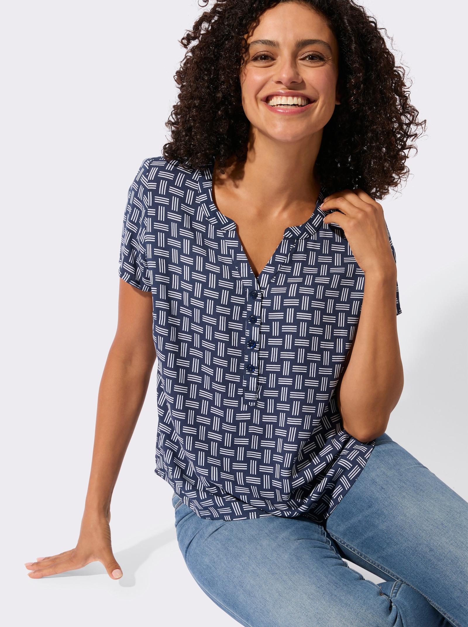 Druckbluse mit abgerundetem Saum - marine-ecru-bedruckt