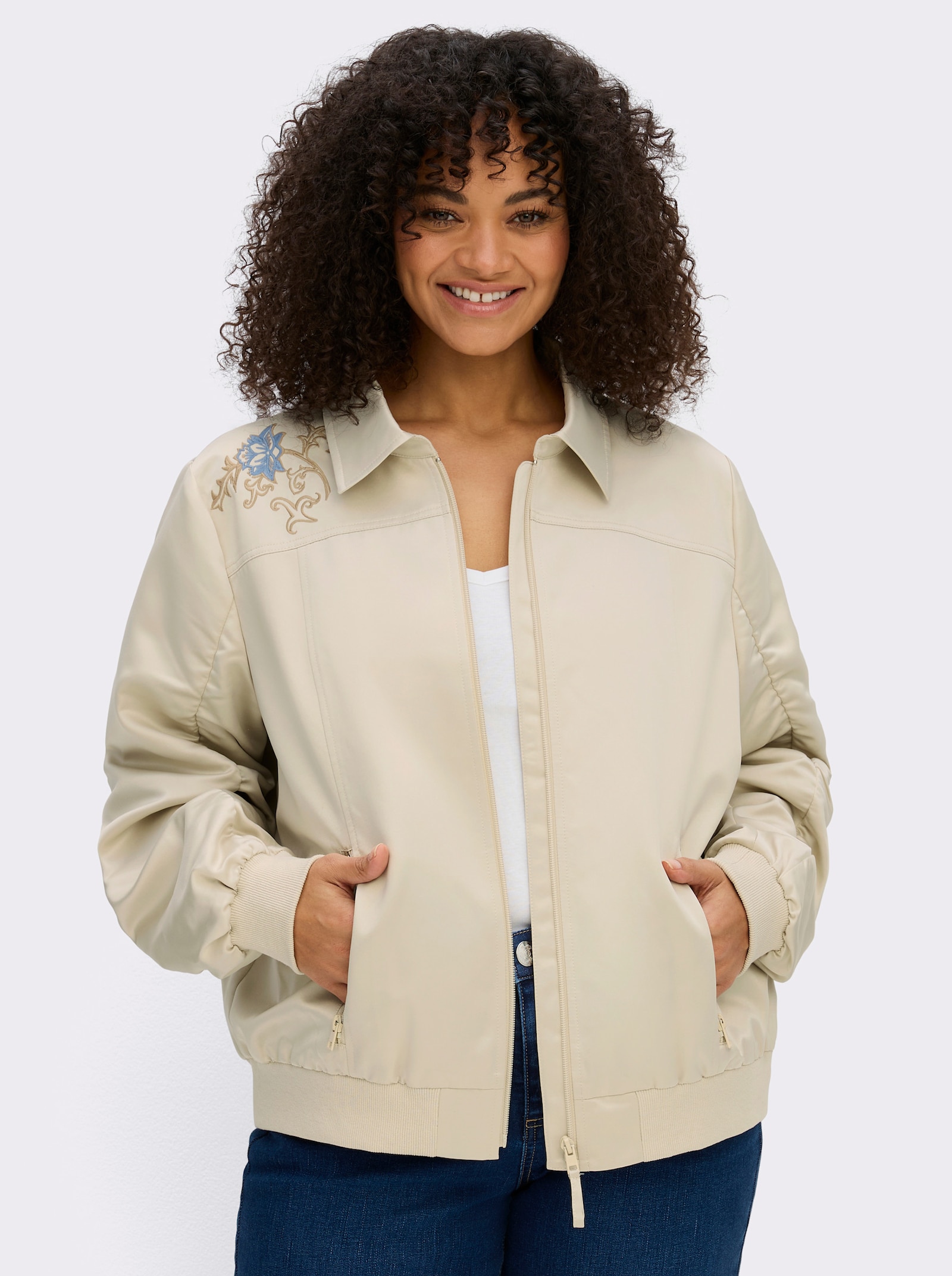 sheego Blouson mit femininen Details - sand