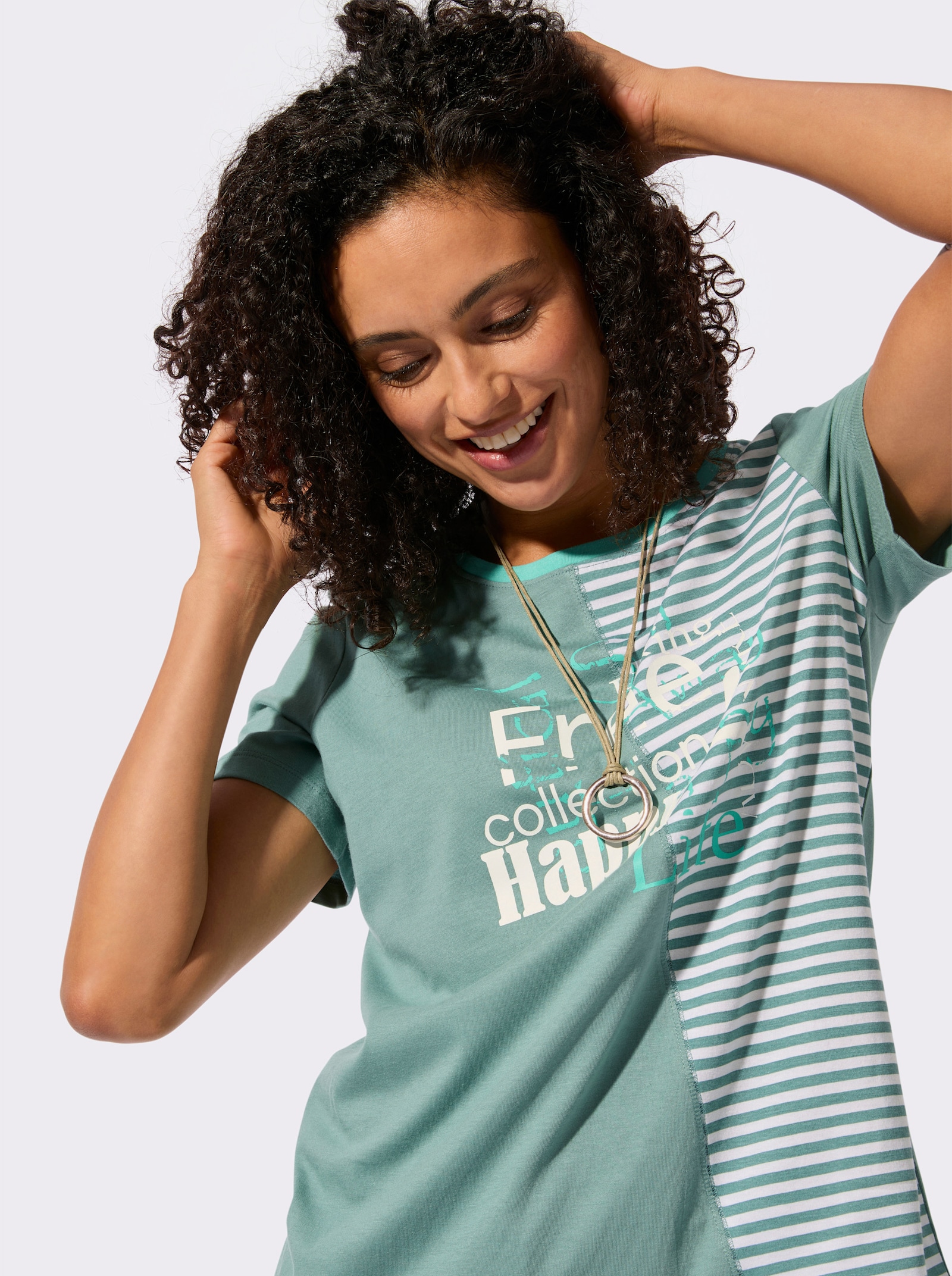 Rundhalsshirt mit Schriftzug und Streifen-Print - jade-blaugrün-bedruckt