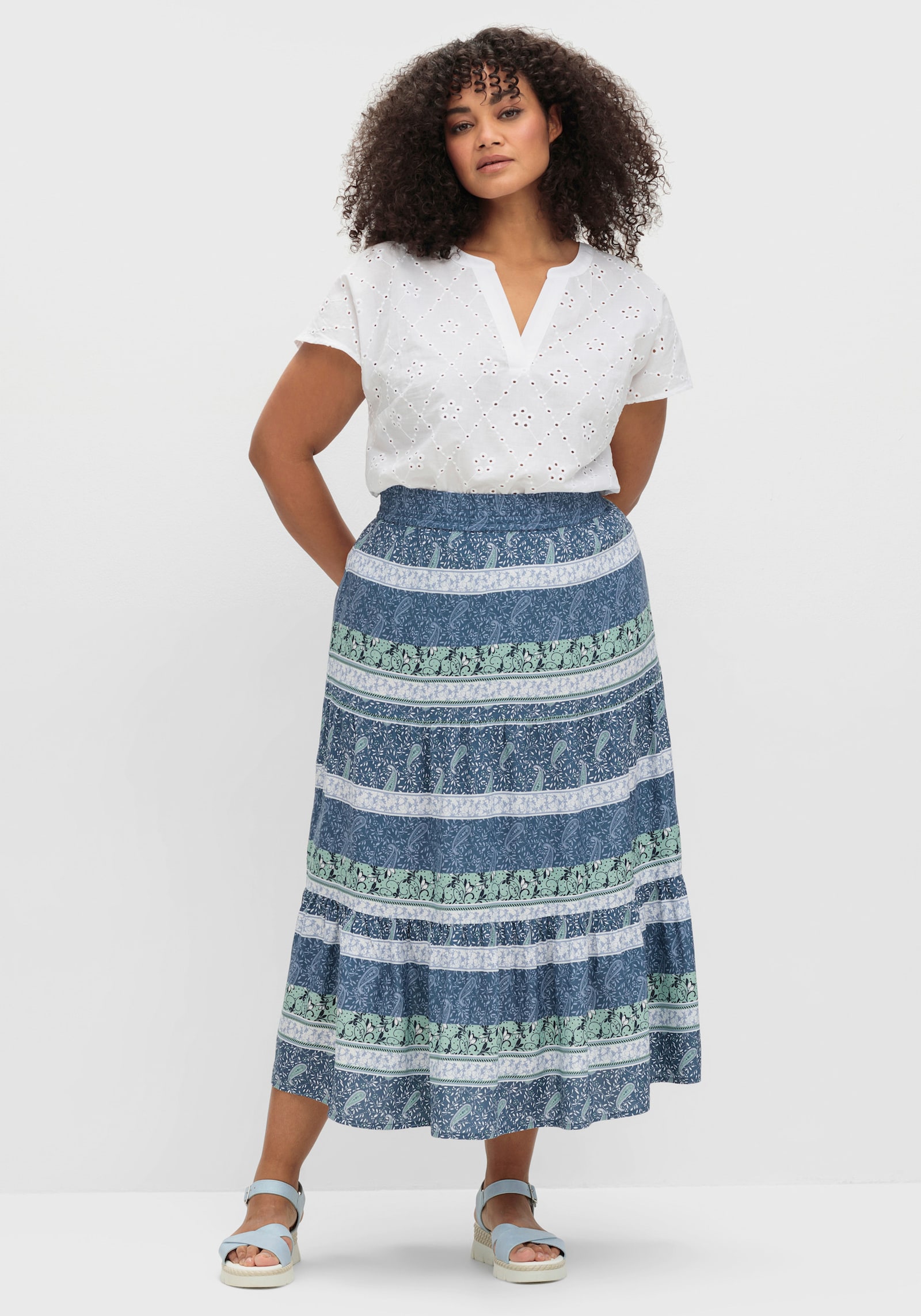 Schlupfbluse mit Lochstickerei - weiß