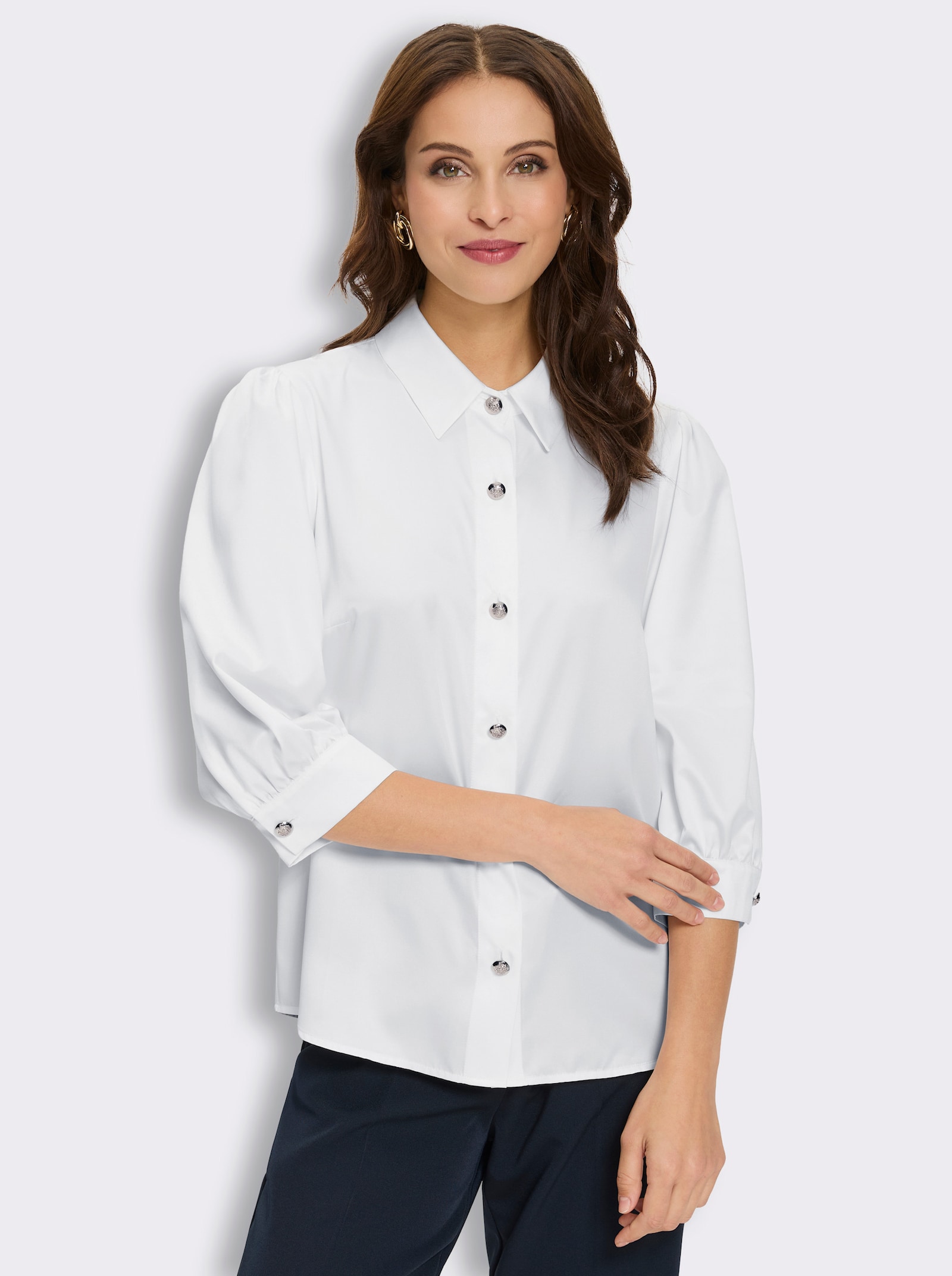 Satinbluse mit goldfarbenen Schmucknöpfen - ecru