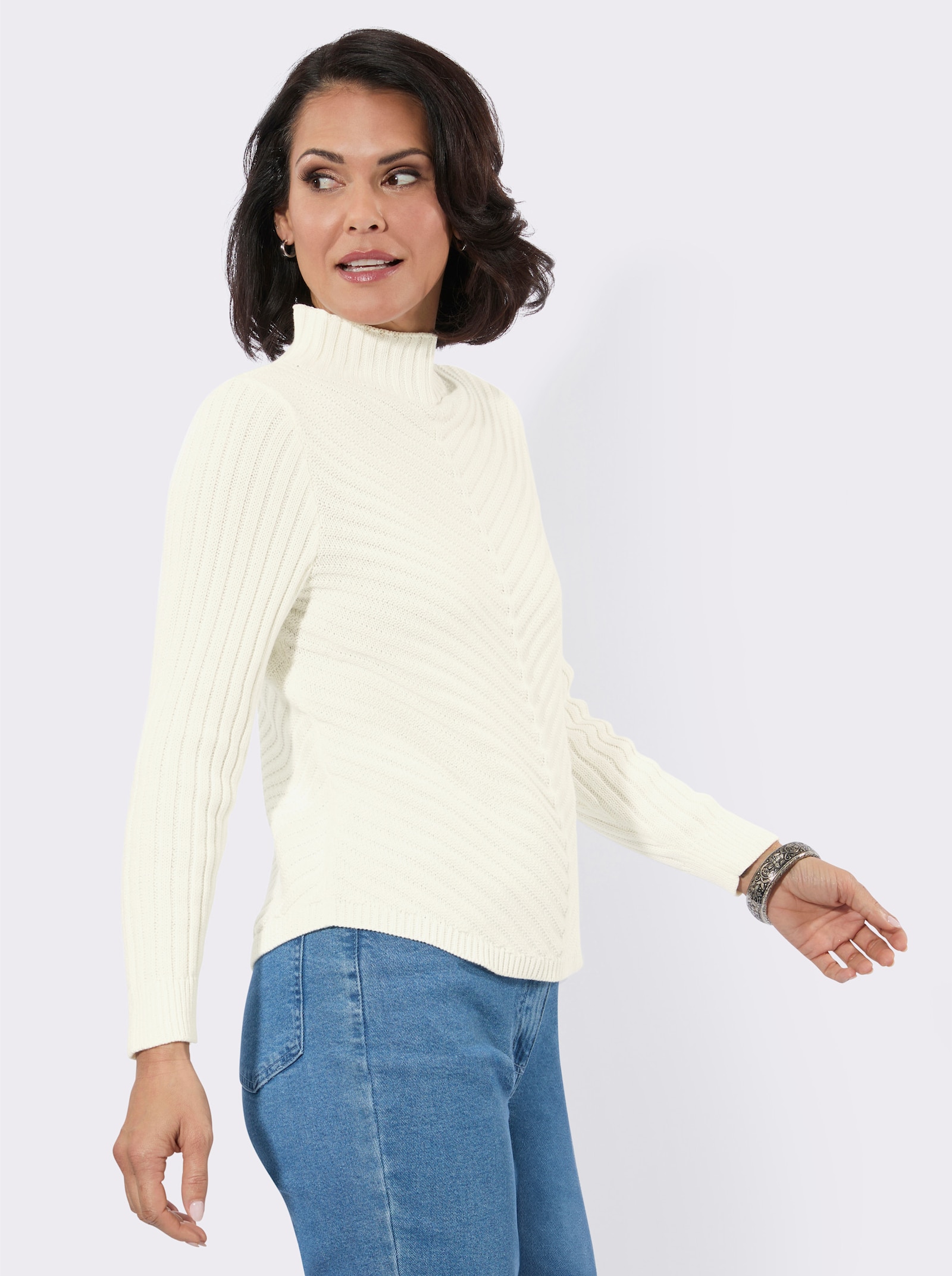 Stehkragenpullover mit abgerundetem Saum - ecru