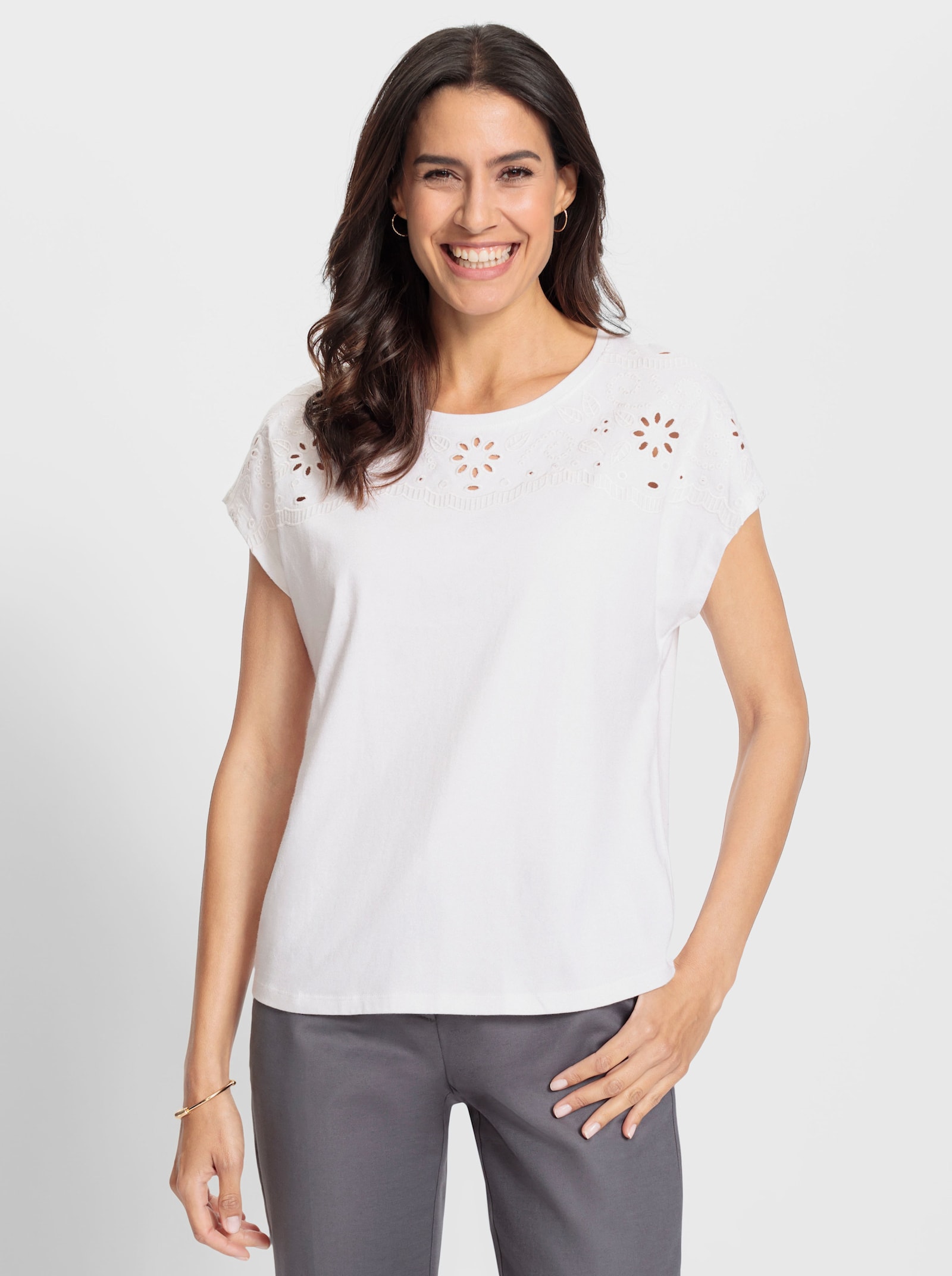 Rundhalsshirt mit Lochstickerei - ecru