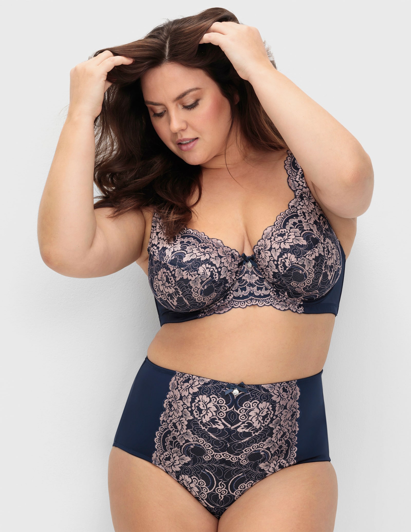 sheego Bügel-BH mit Kontrast-Spitze - marine-rosé