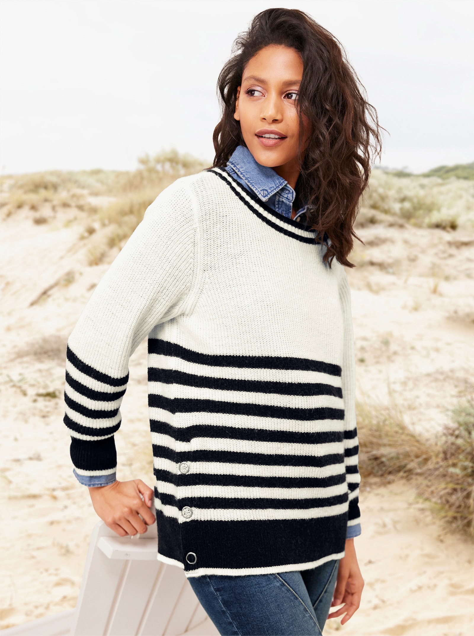 heine Gestreepte pullover met drukknopen opzij - ecru/zwart gestreept