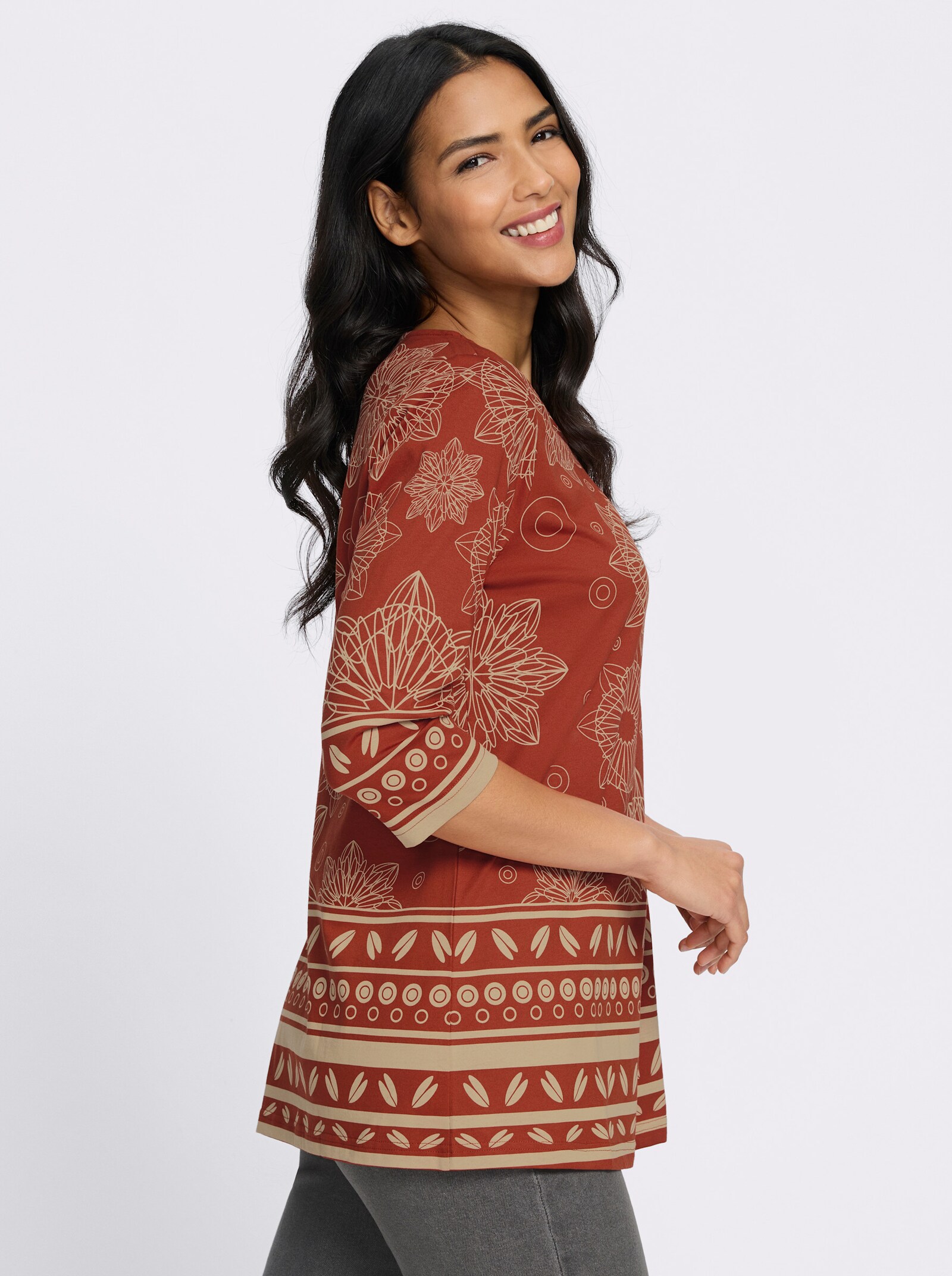 Longshirt mit Bordüren-Druck - rostrot-beige-bedruckt