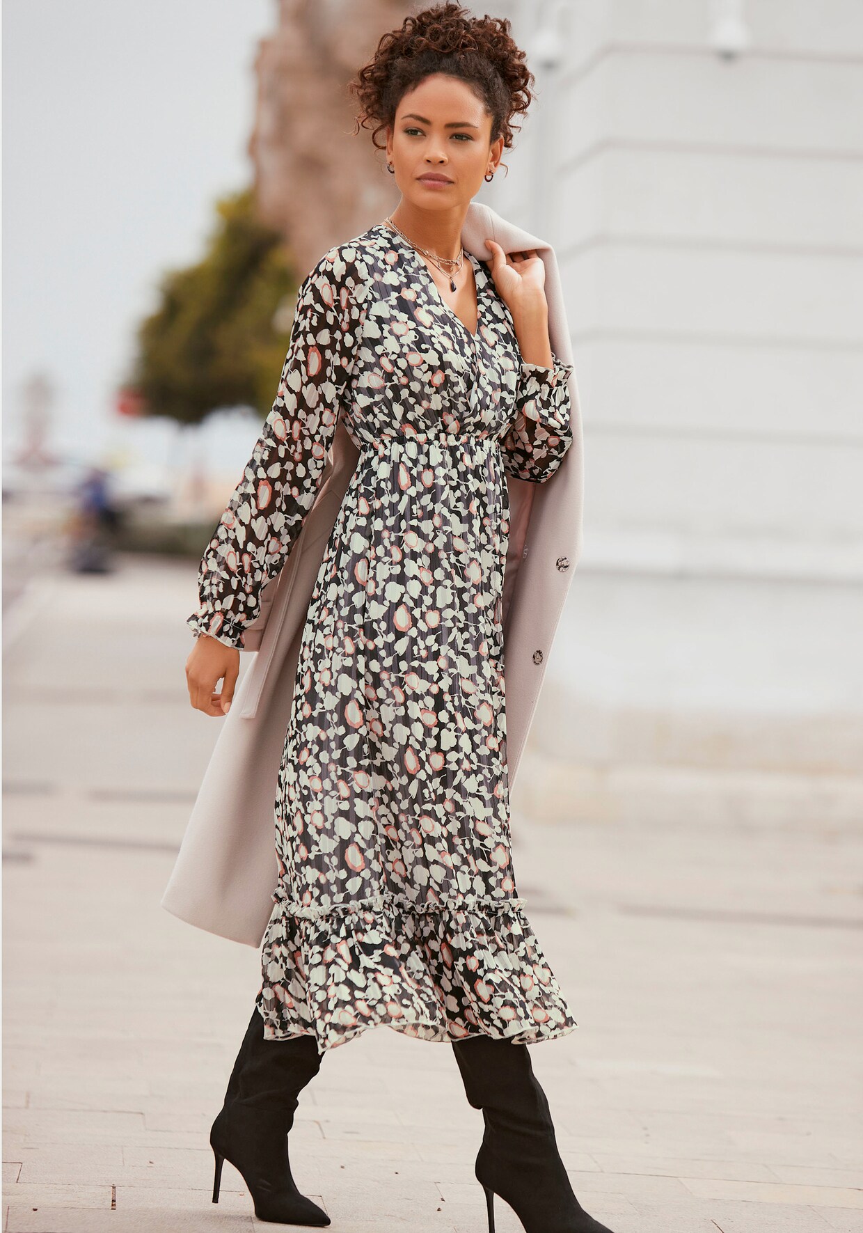 LASCANA Midi-jurk - zwart/beige geprint