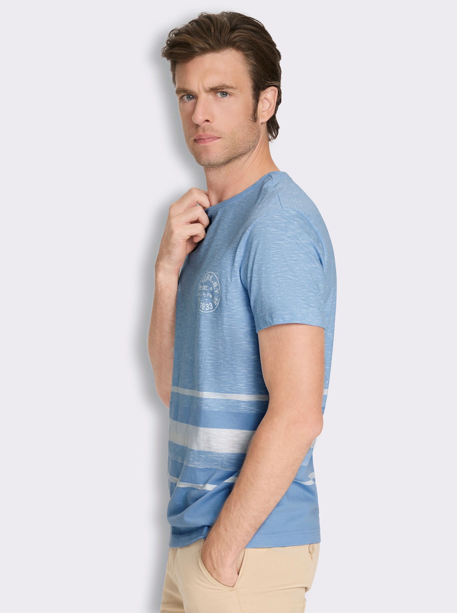 Kurzarmshirt mit garngefärbtem Muster - himmelblau
