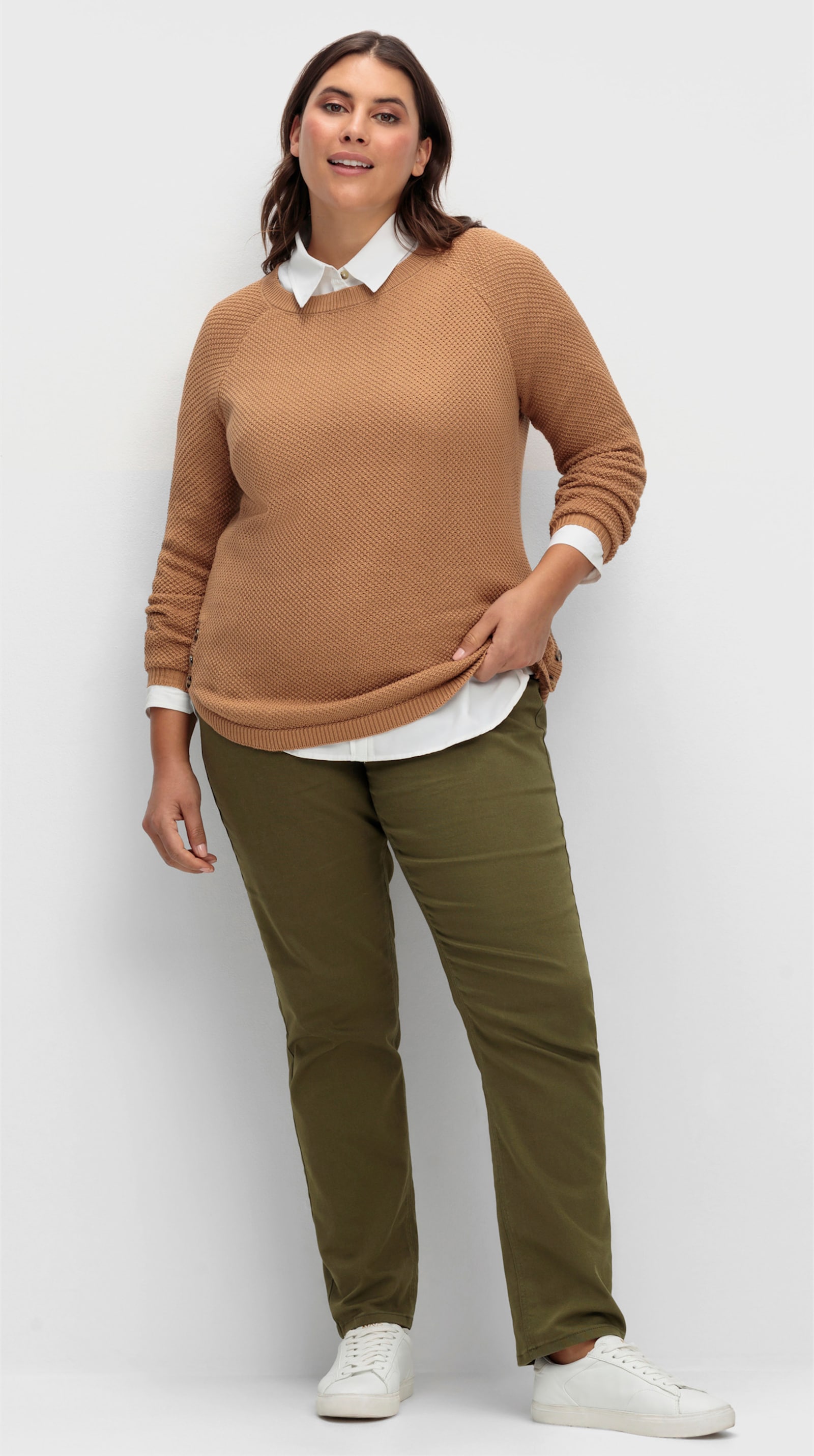 Rundhalspullover mit abgerundetem Saum - camel