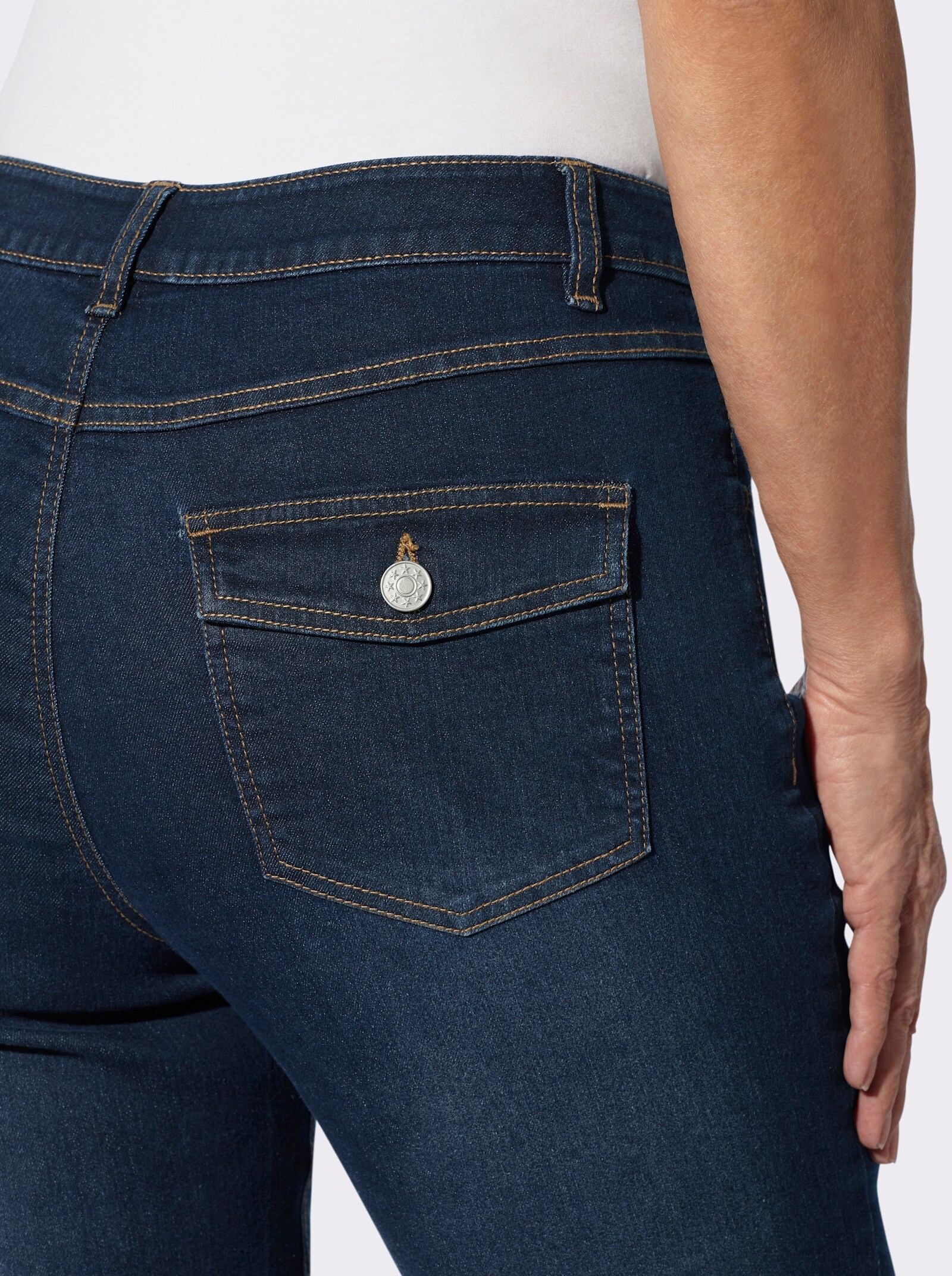 Jeans mit Pattentaschen hinten - dark blue