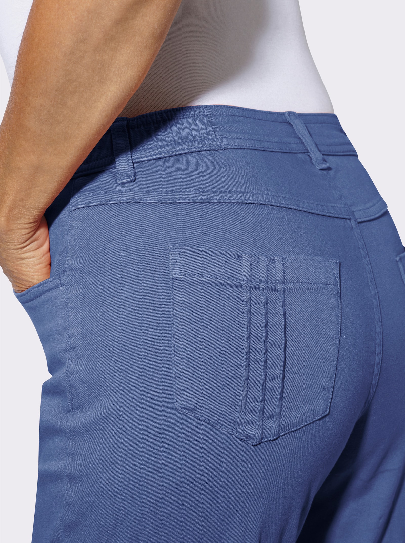 Stretch-Hose mit Biesen an den Gesässtaschen - jeansblau