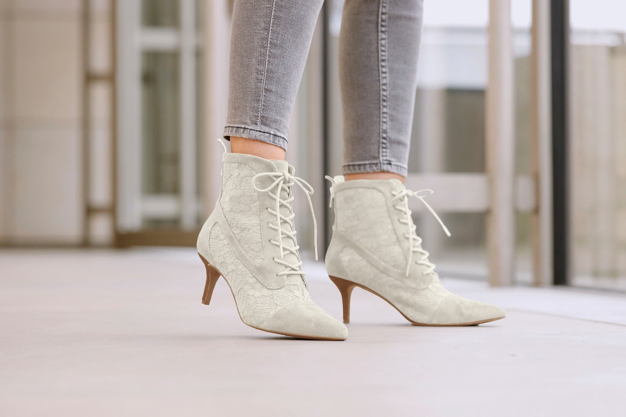 LASCANA Schnürstiefelette - beige