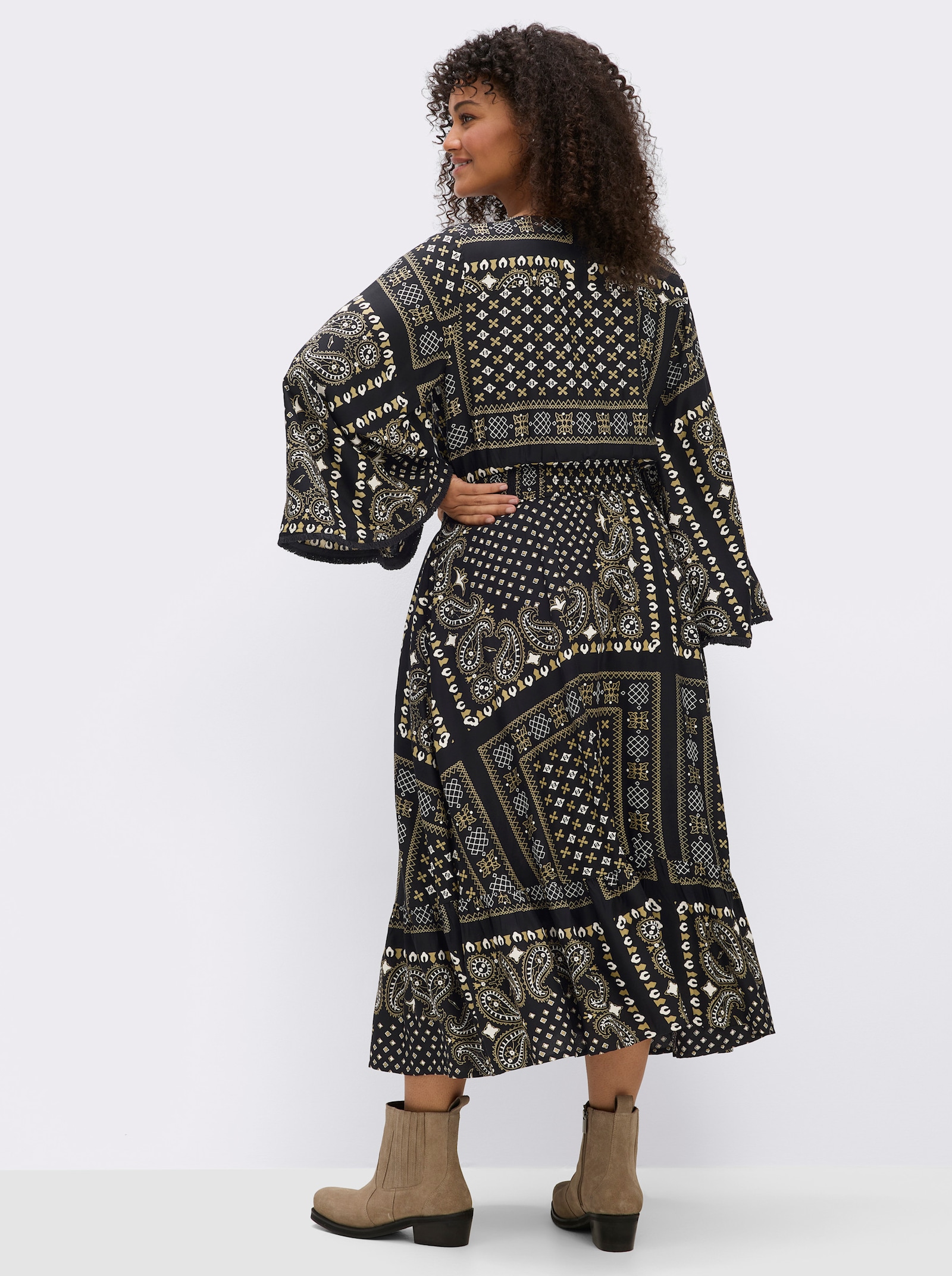 sheego by Joe Browns Maxikleid mit Paisley- und Ornamentmuster - schwarz-ocker-gemustert
