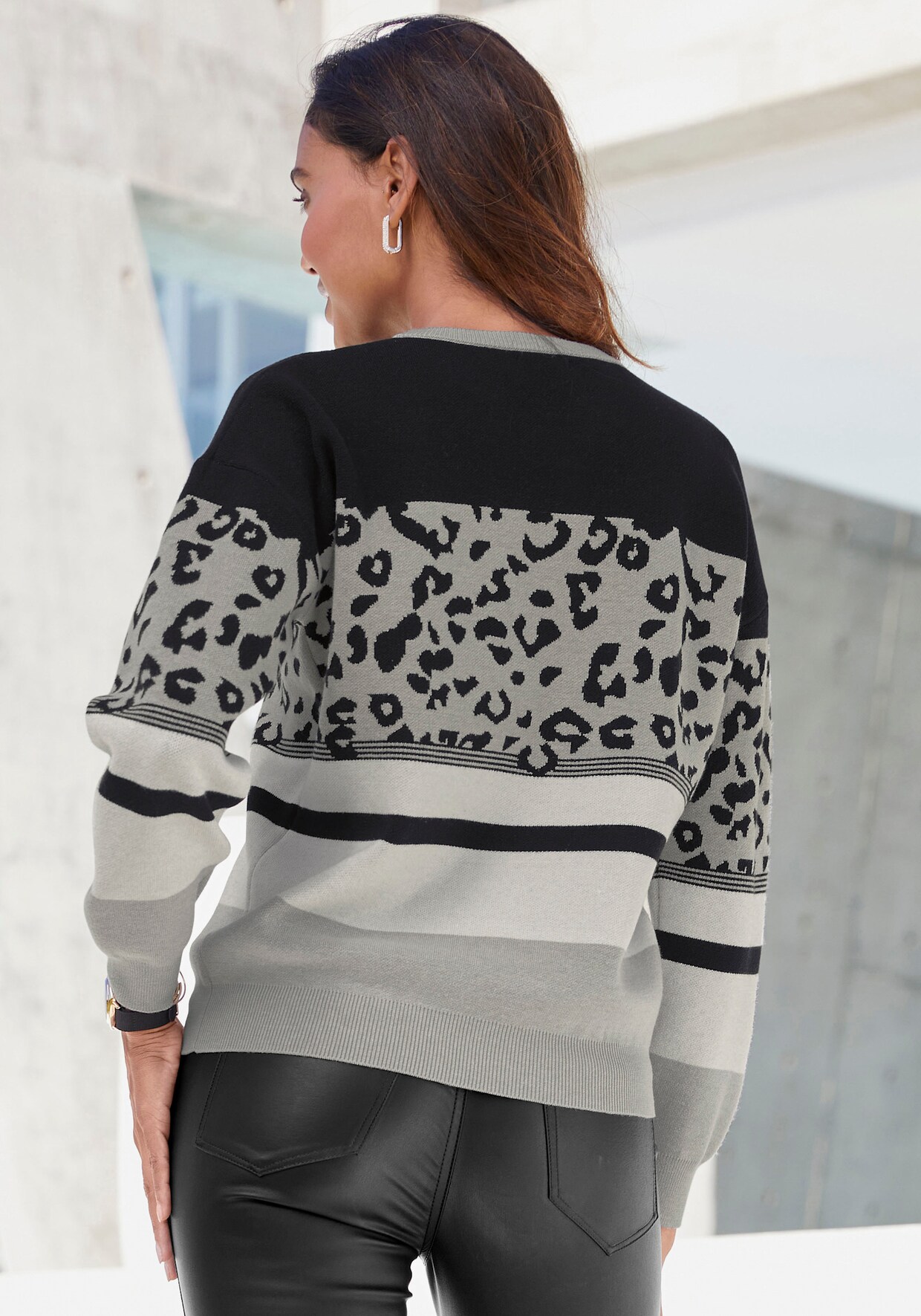 LASCANA Pullover met ronde hals - grijs/zwart