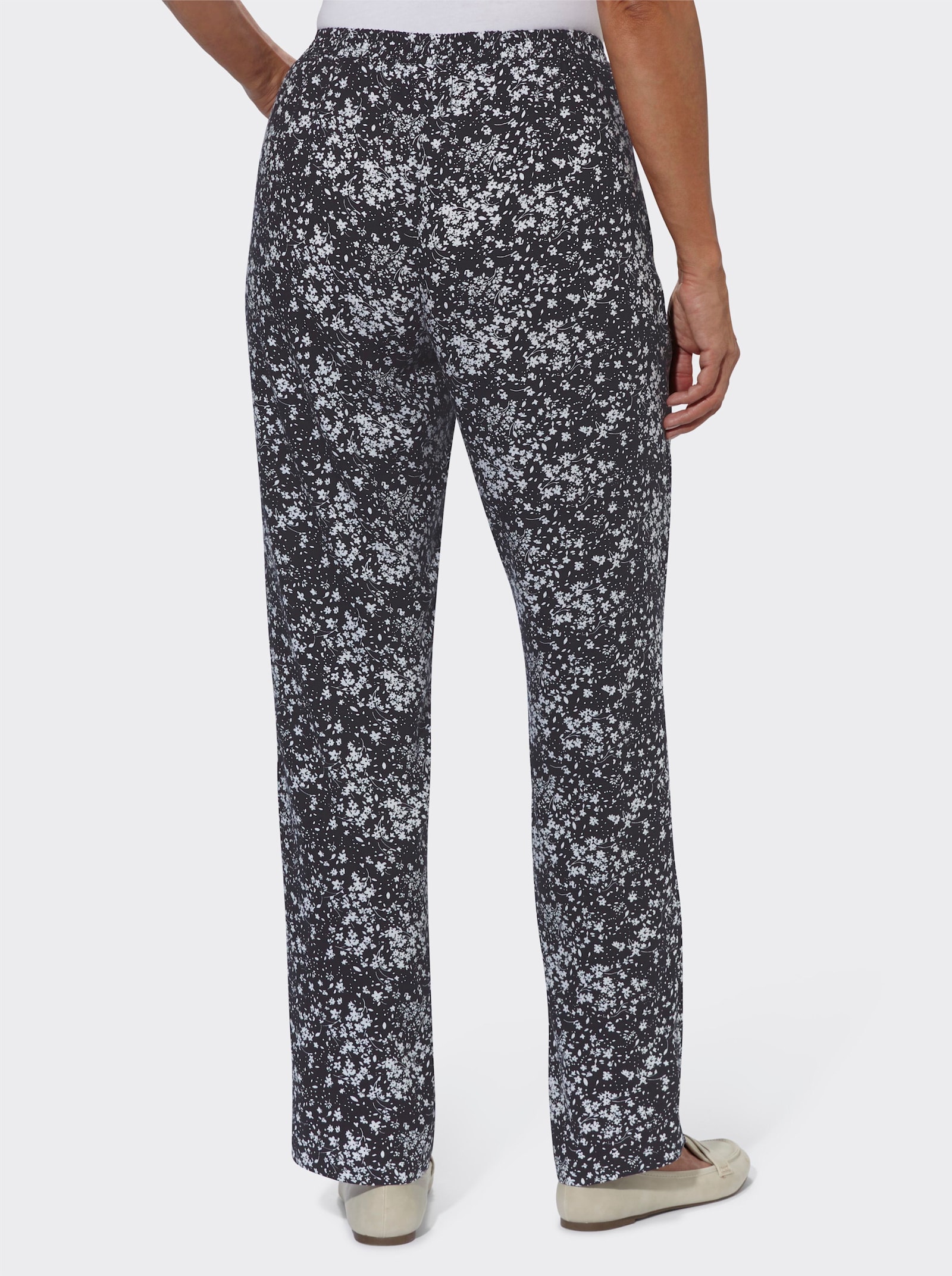 Comfortbroek van pure viscose - zwart/ecru geprint
