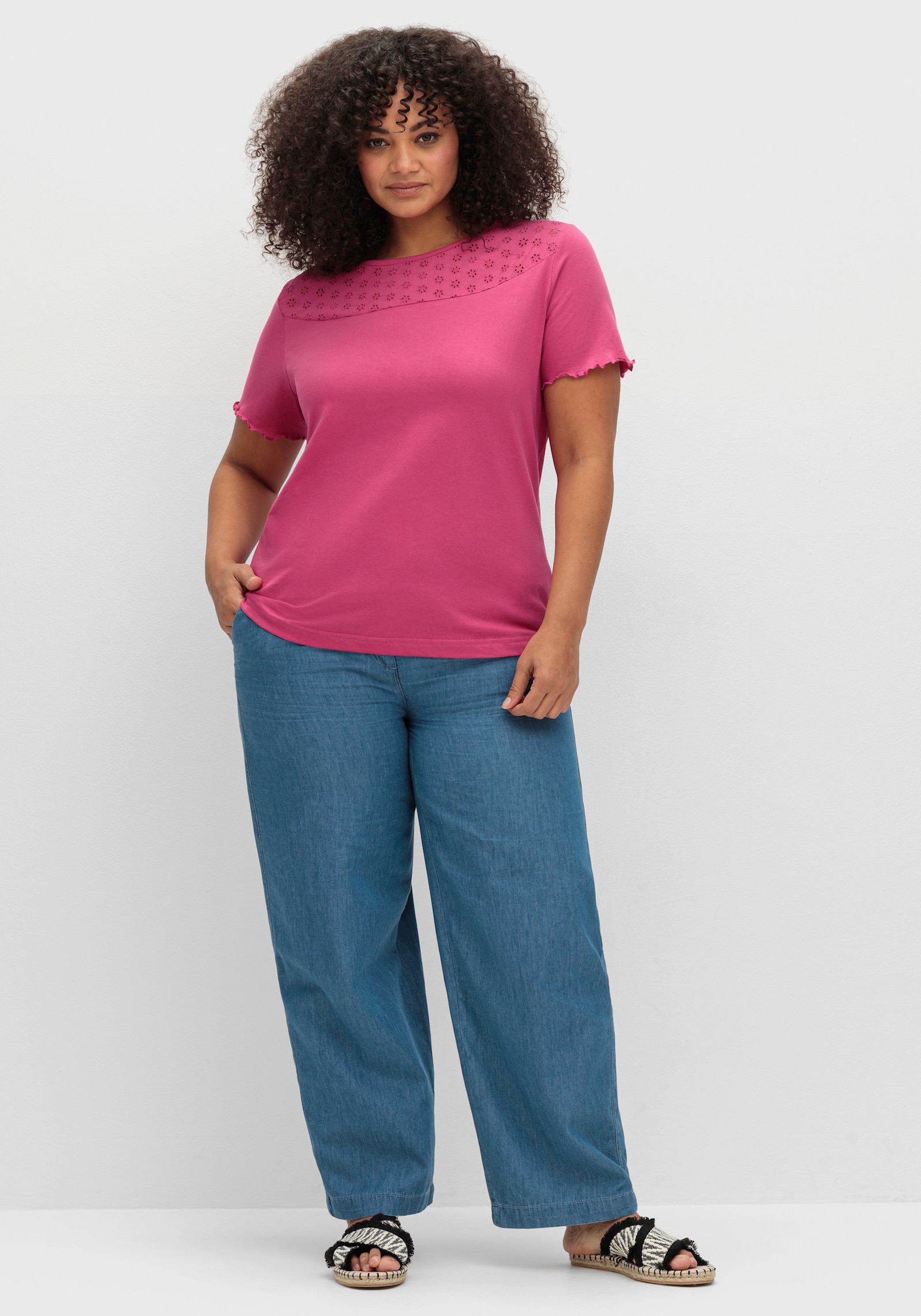 Kurzarmshirt mit Lochstickerei-Einsatz - fuchsia