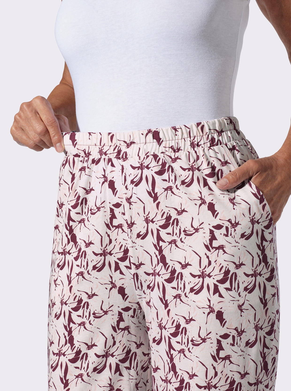 Freizeithose - ecru-bordeaux-bedruckt