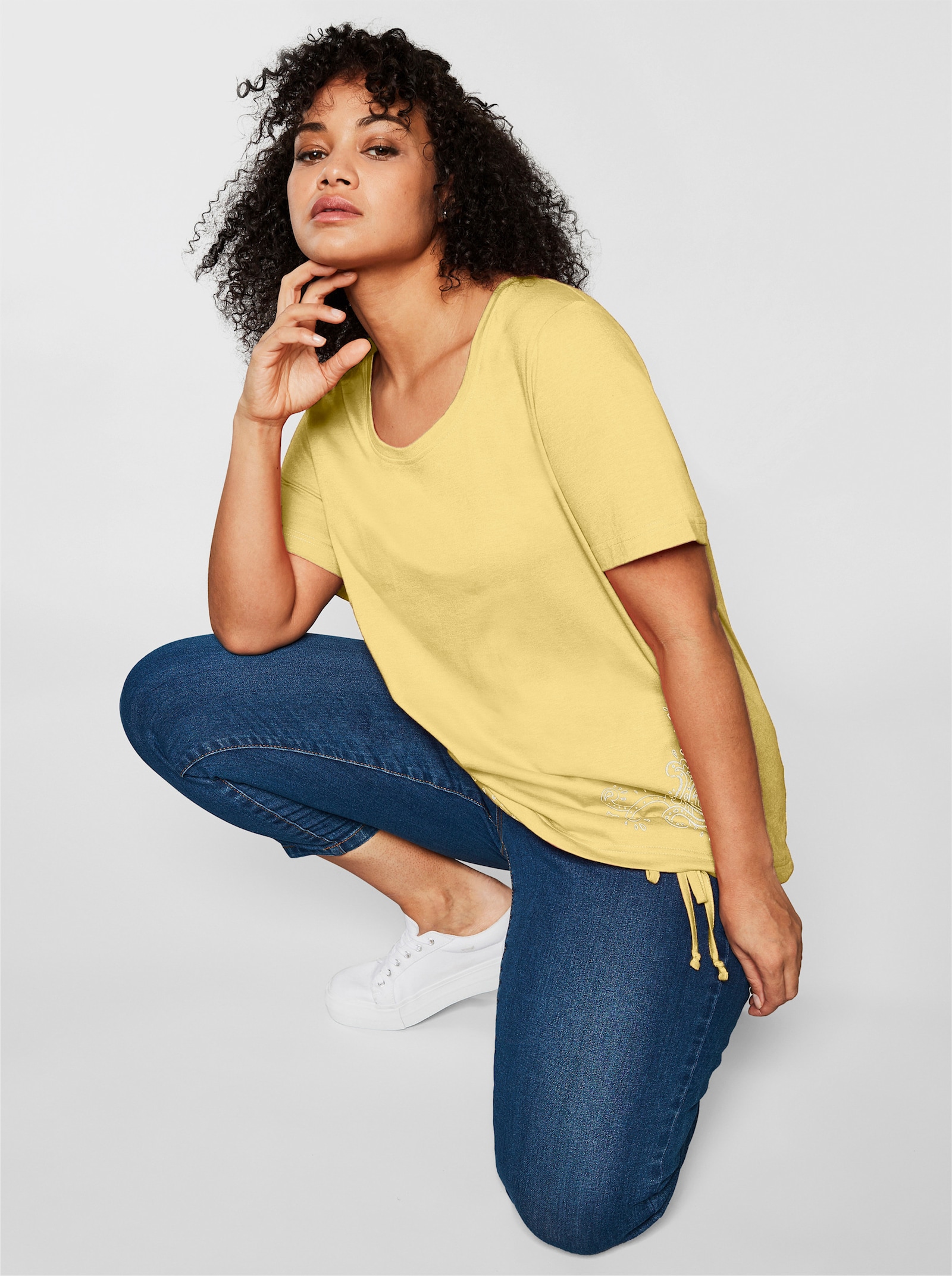 sheego Kurzarmshirt in 2-in-1-Optik - limone