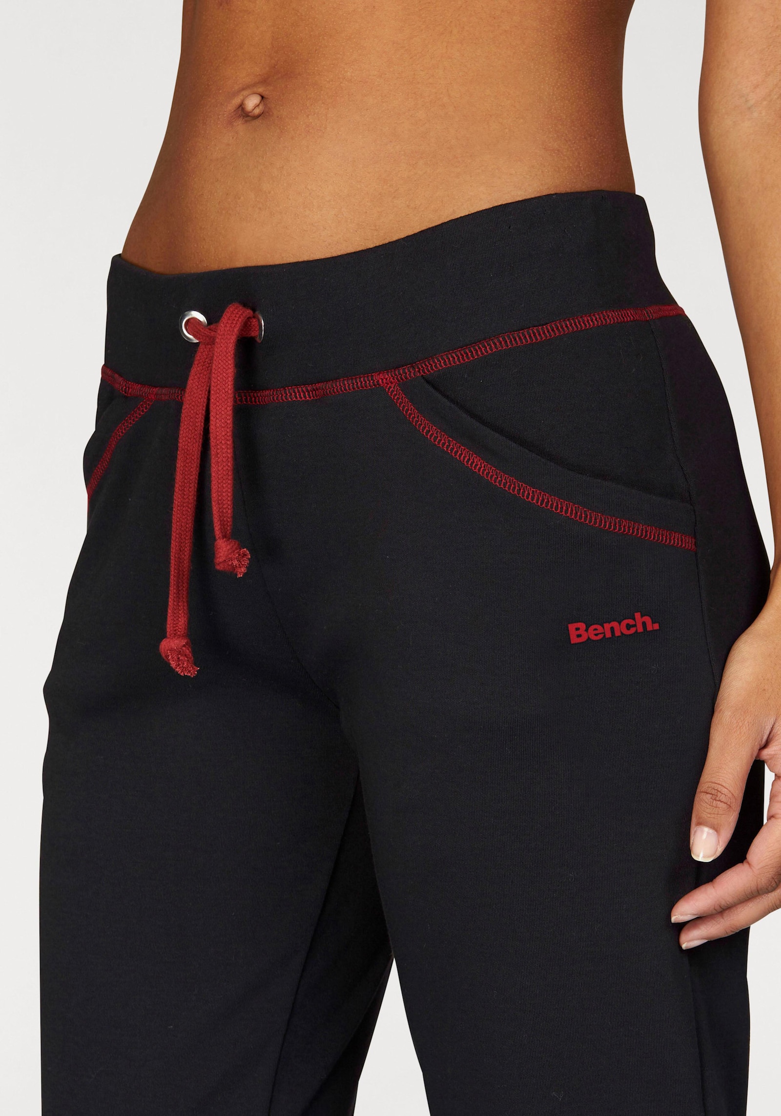 Bench. Loungewear Relaxhose - schwarz-rubinrot