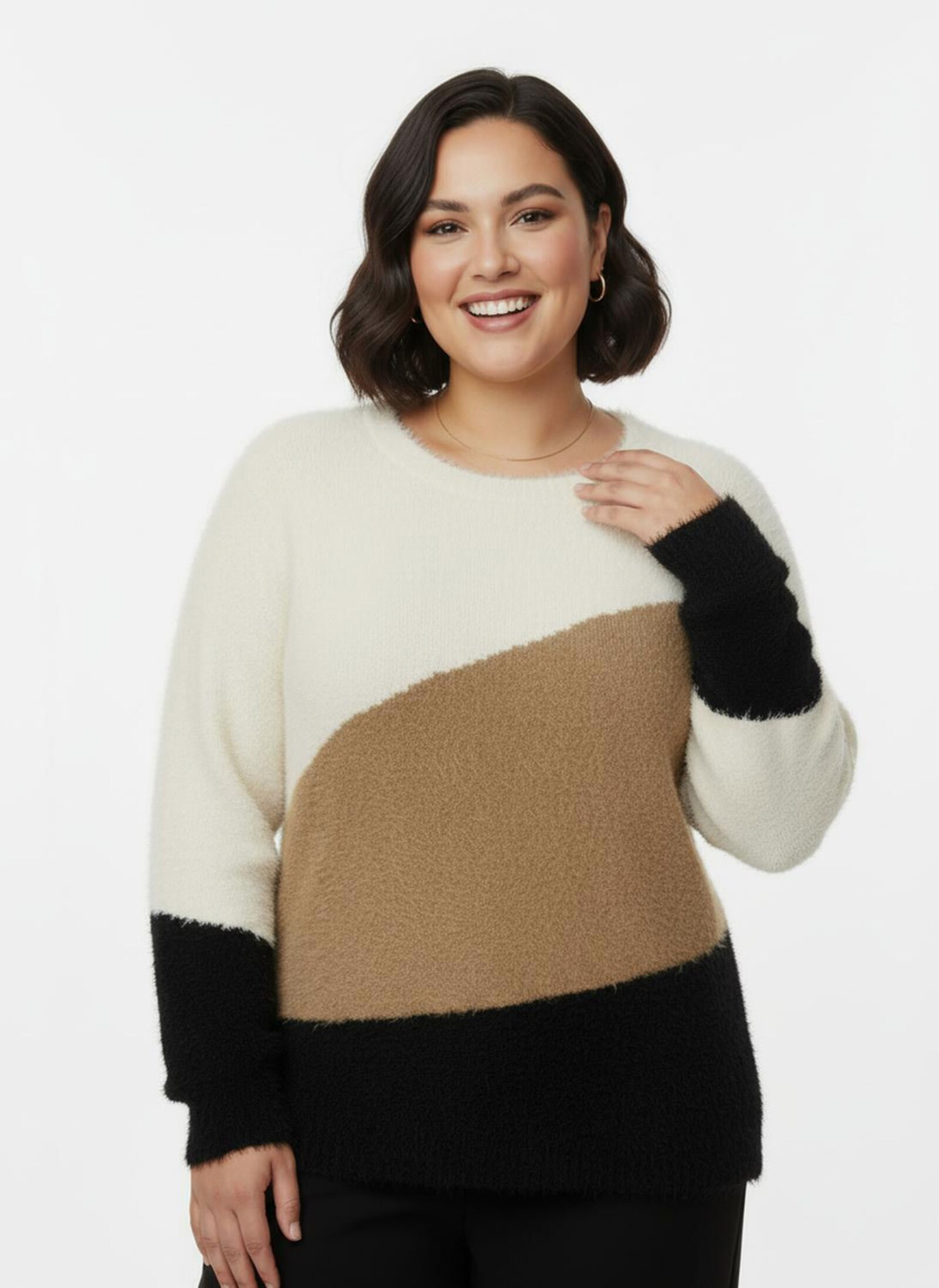 Rundhalspullover aus Flauschgarn - camel-schwarz-gemustert