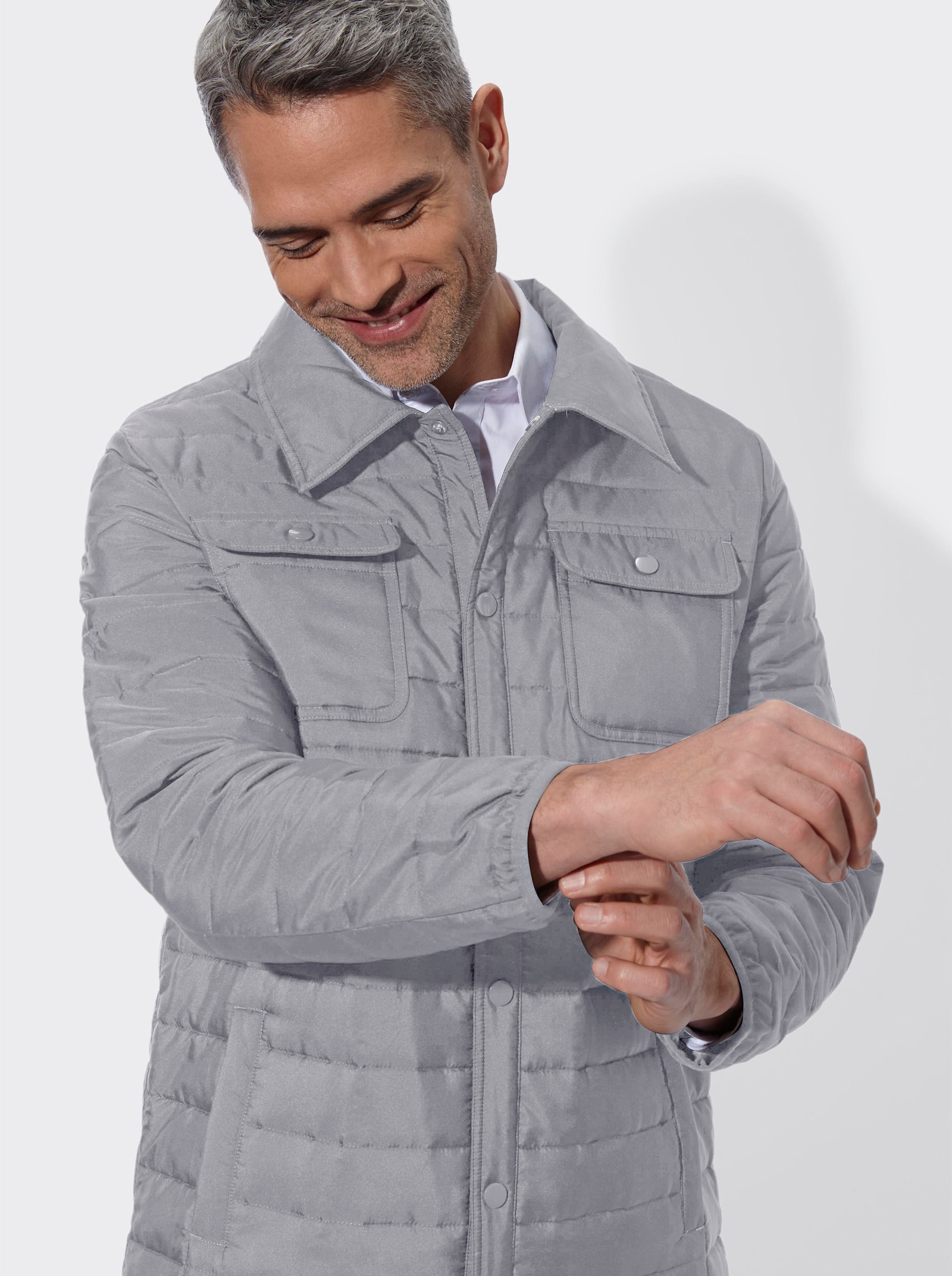 Steppjacke mit Druckknopfleiste - steingrau