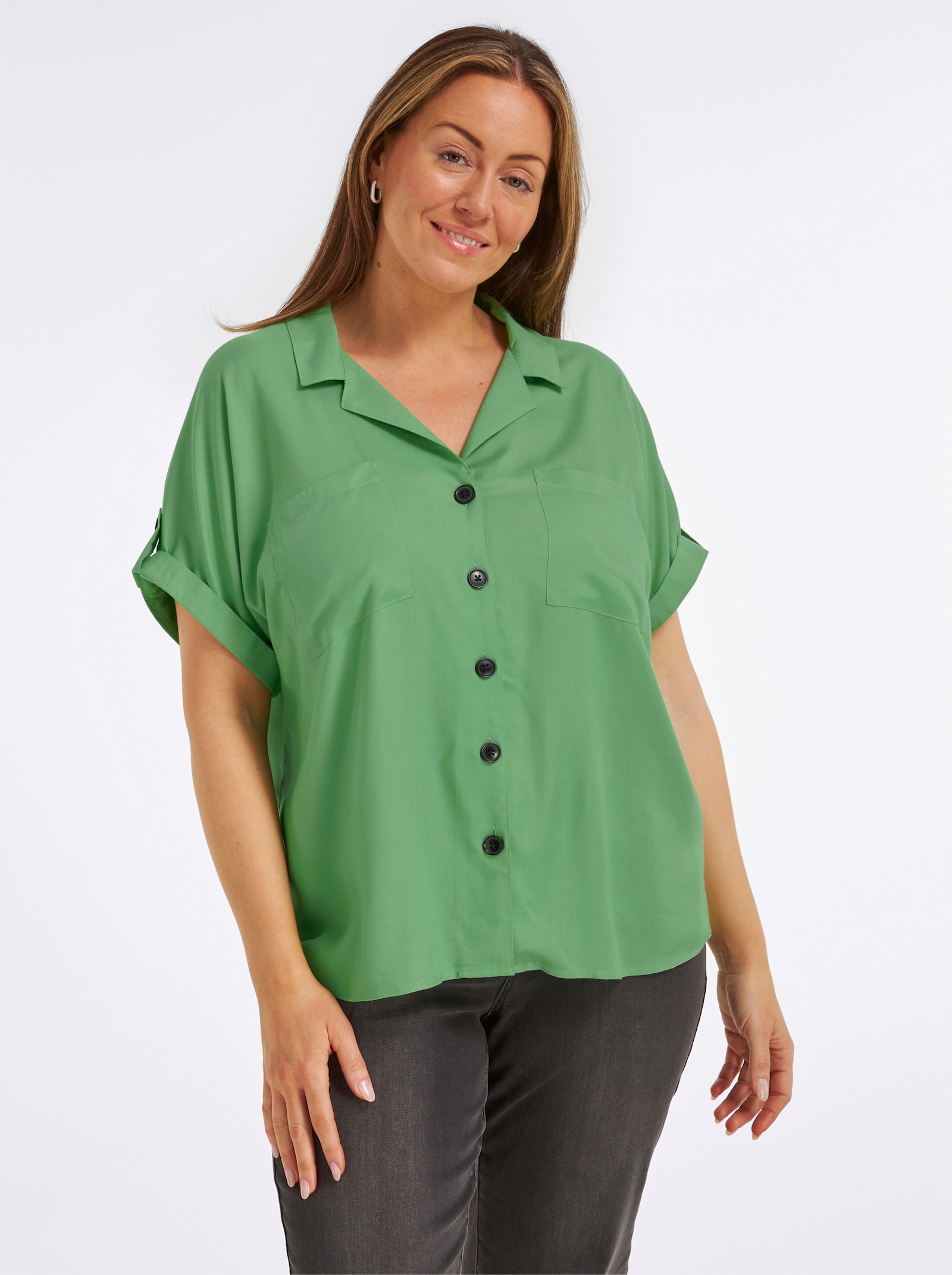 Kurzarmbluse mit aufgesetzten Brusttaschen - apfel