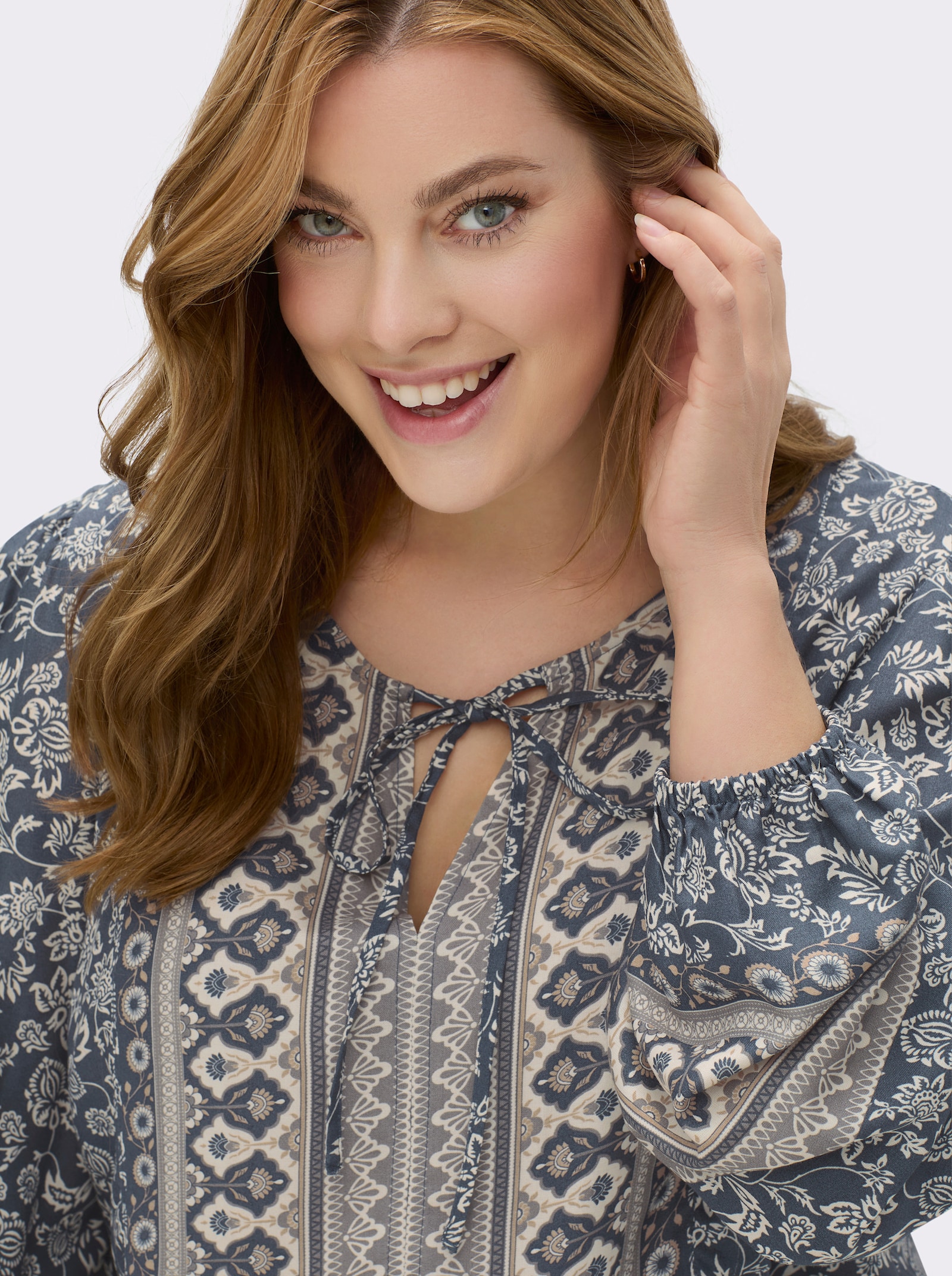 Druckbluse in Tunikaform - rauchblau-champagner-bedruckt